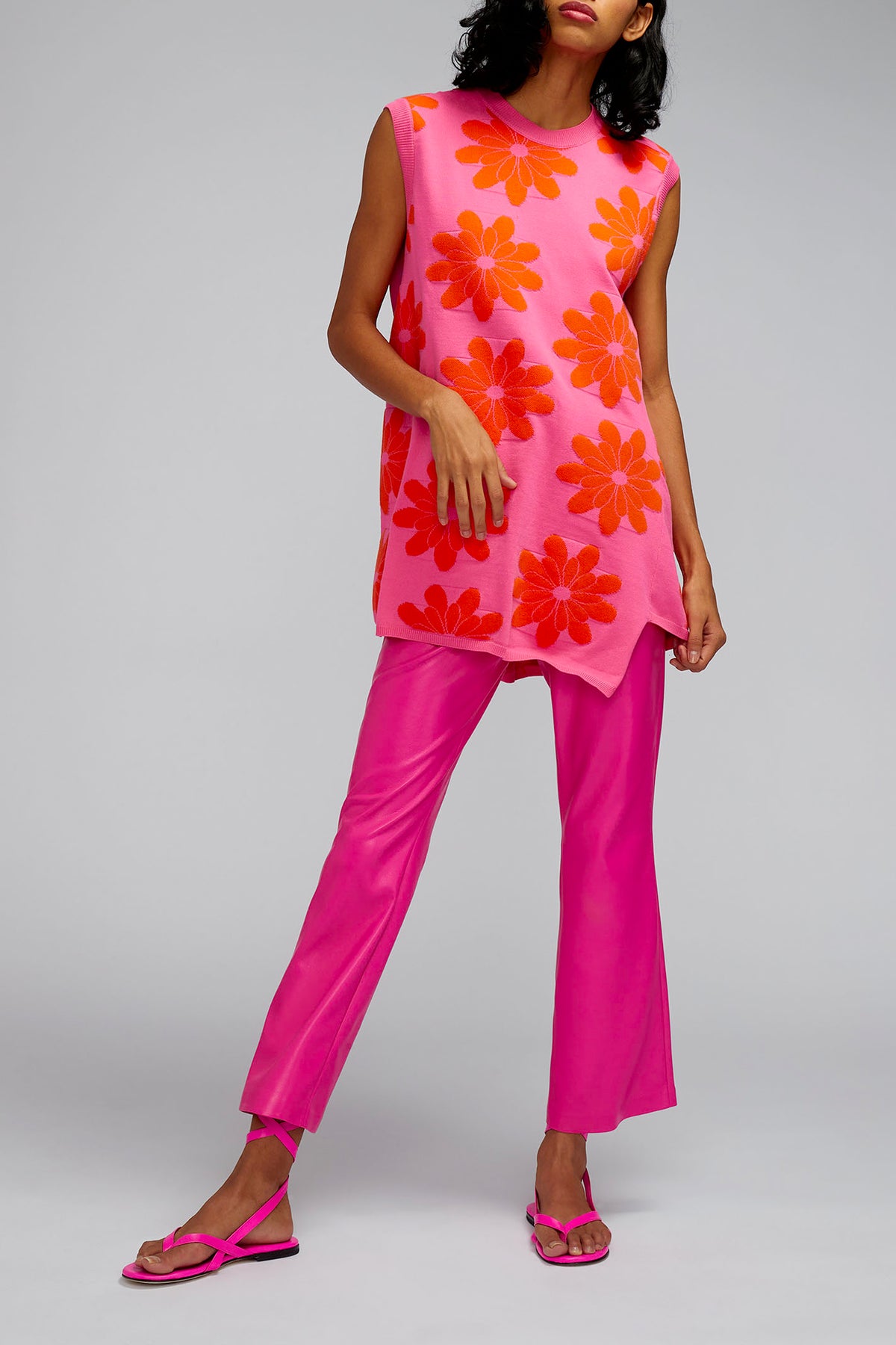 pantalone a trombetta in eco pelle