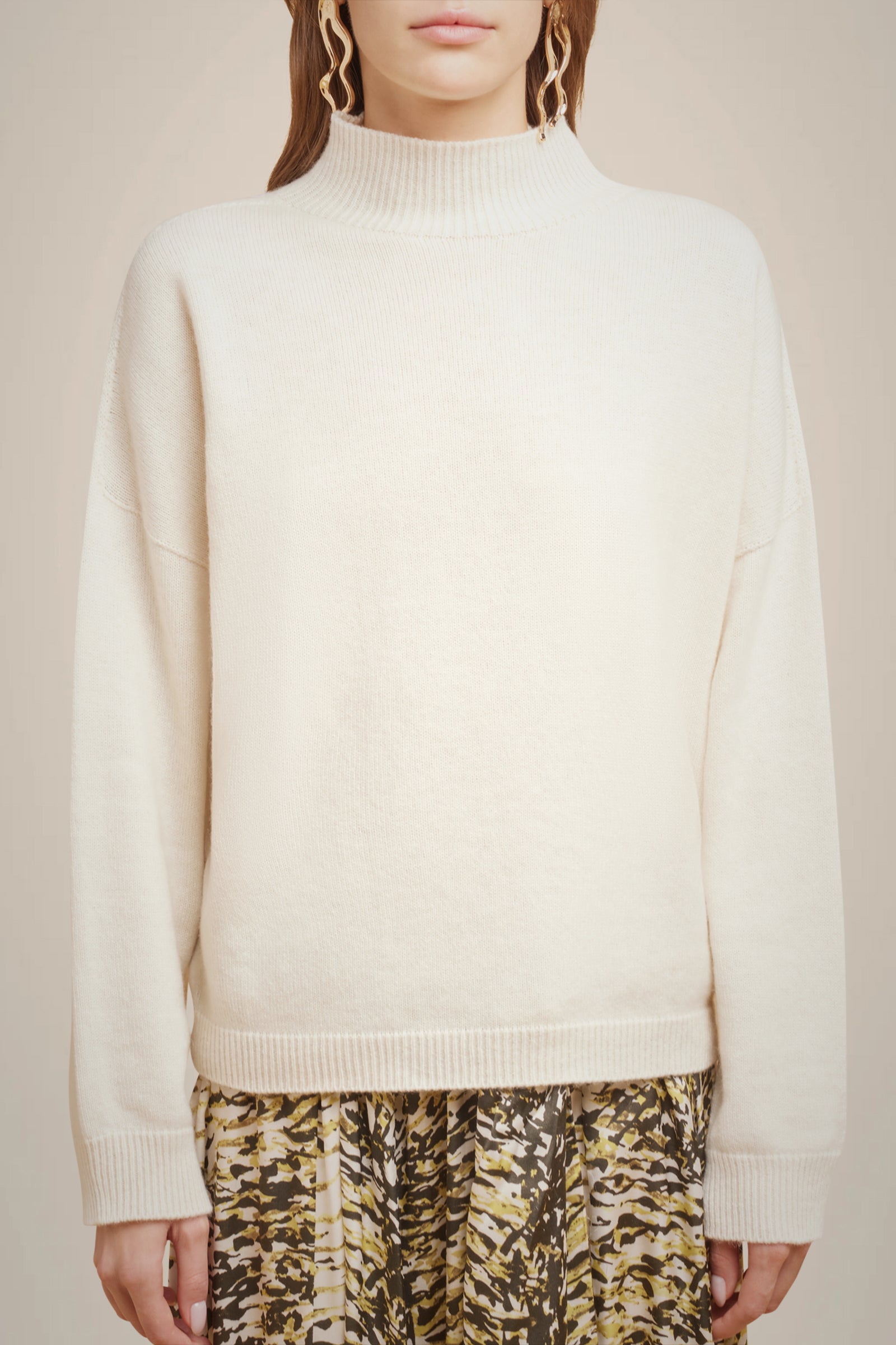HIGH NECK SWEATER