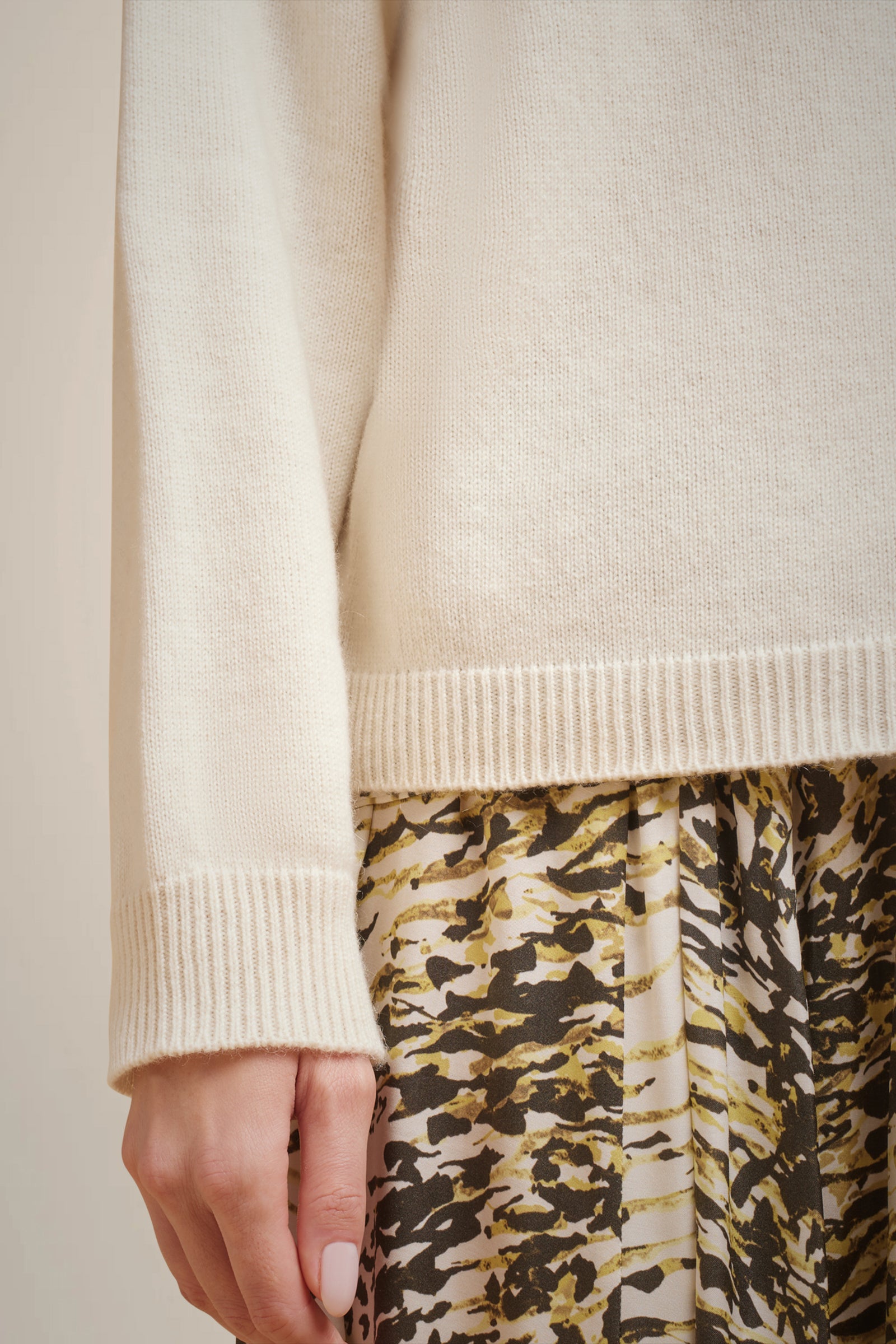 HIGH NECK SWEATER