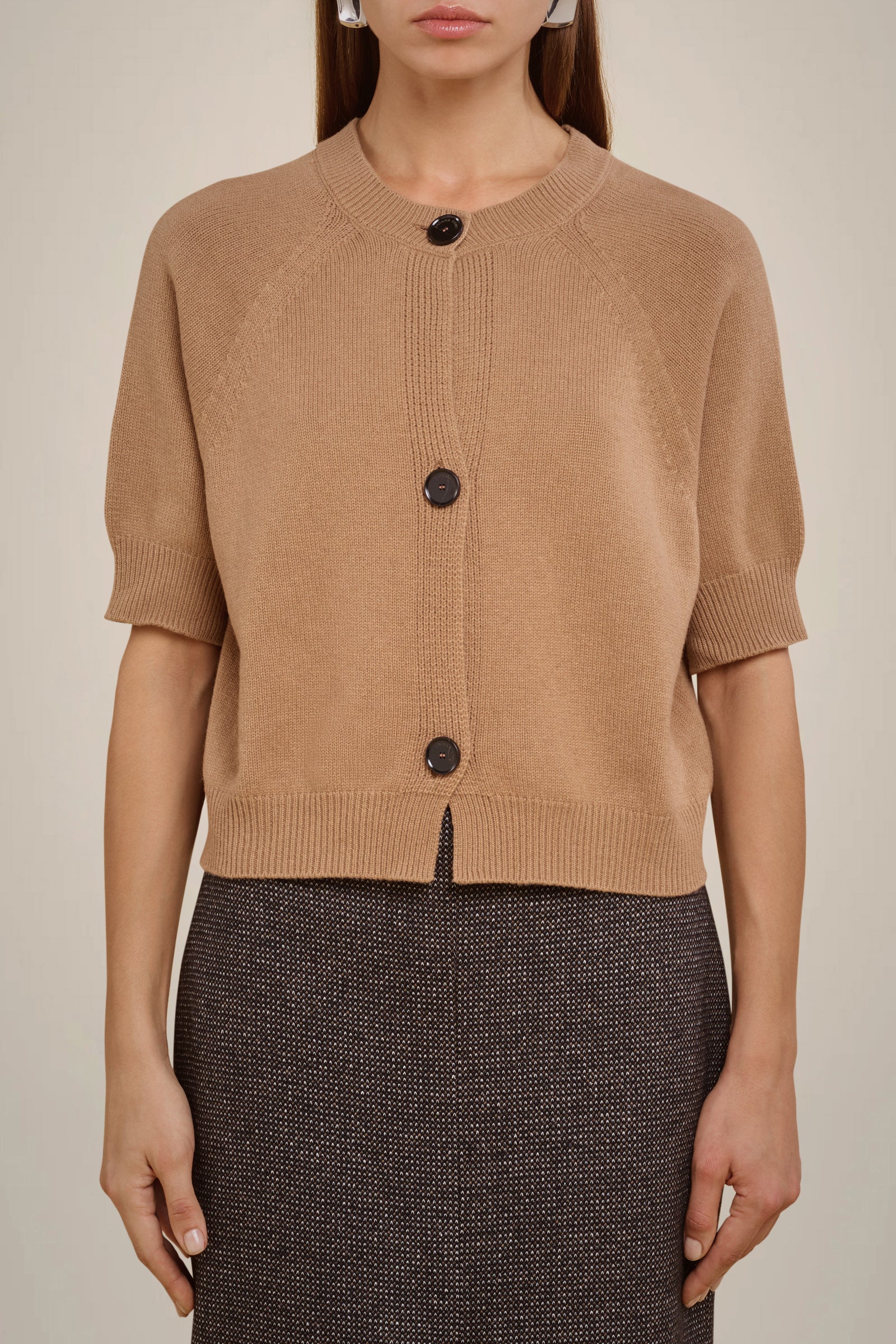 SHORT-SLEEVED CARDIGAN