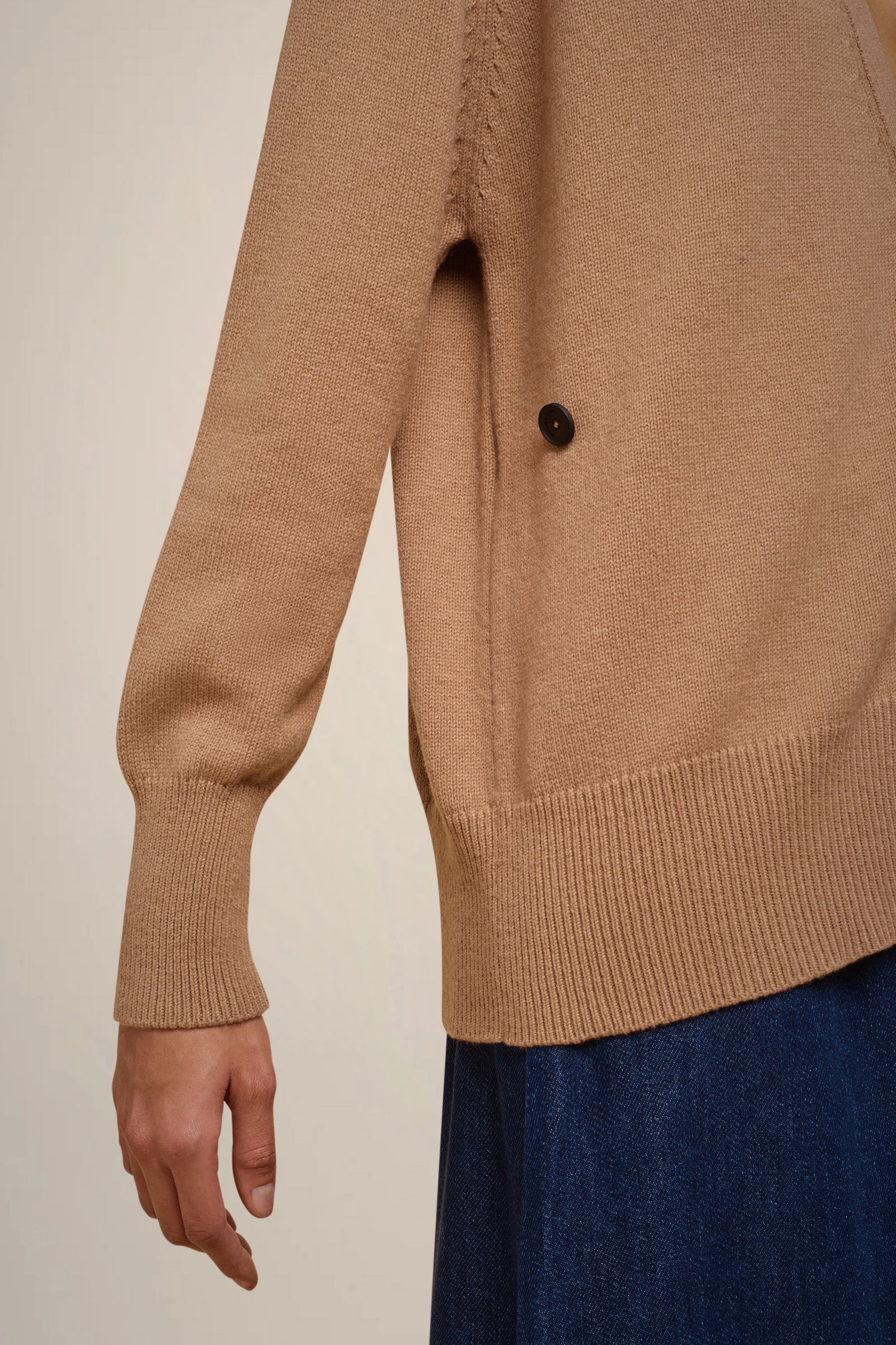RECYCLED CASHMERE CARDIGAN