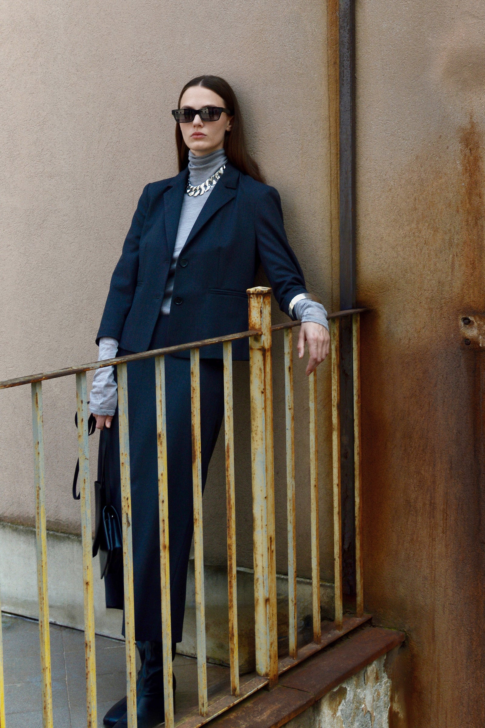 SLIM BLAZER