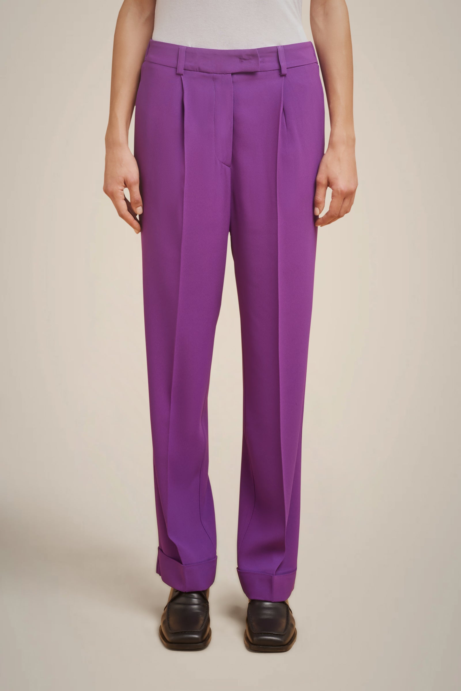 PLEATED TROUSERS