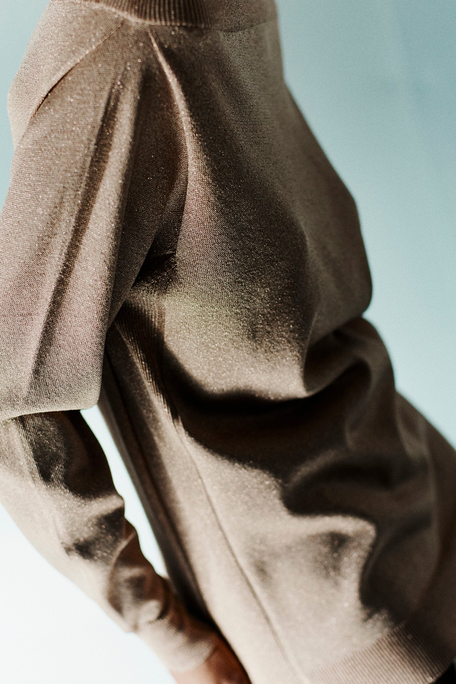 MAGLIA CON SPALLA SCOPERTA IN LUREX