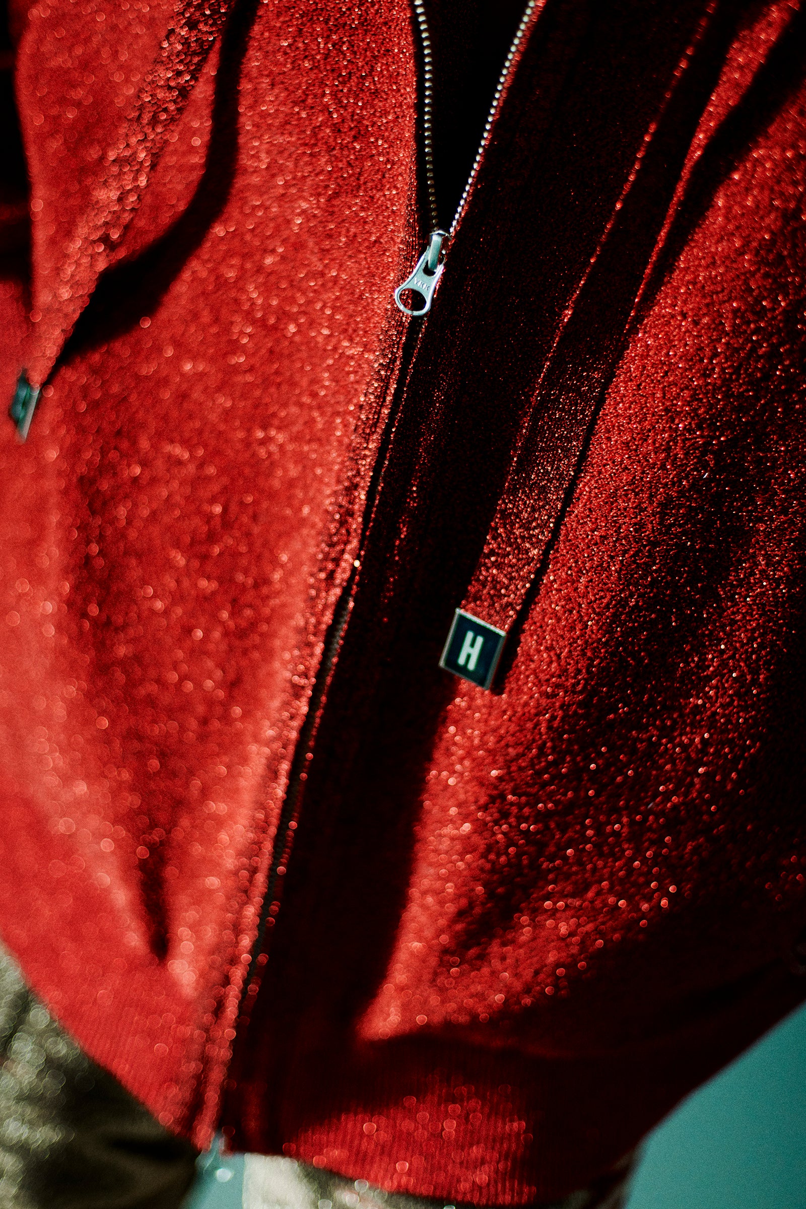 FELPA BOMBER IN LUREX CON CAPPUCCIO