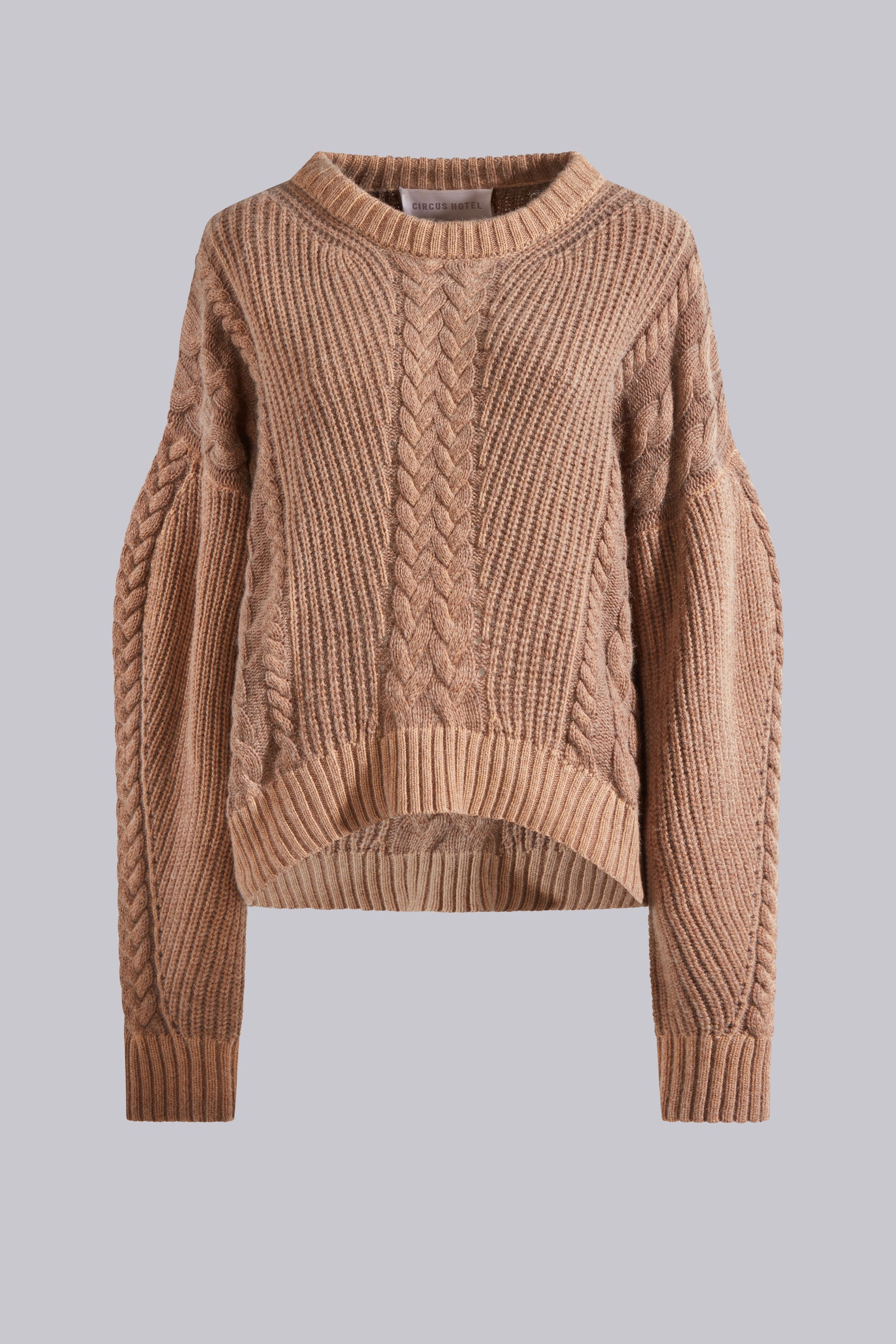 MAGLIA GIROCOLLO CON LAVORAZIONE A TRECCE