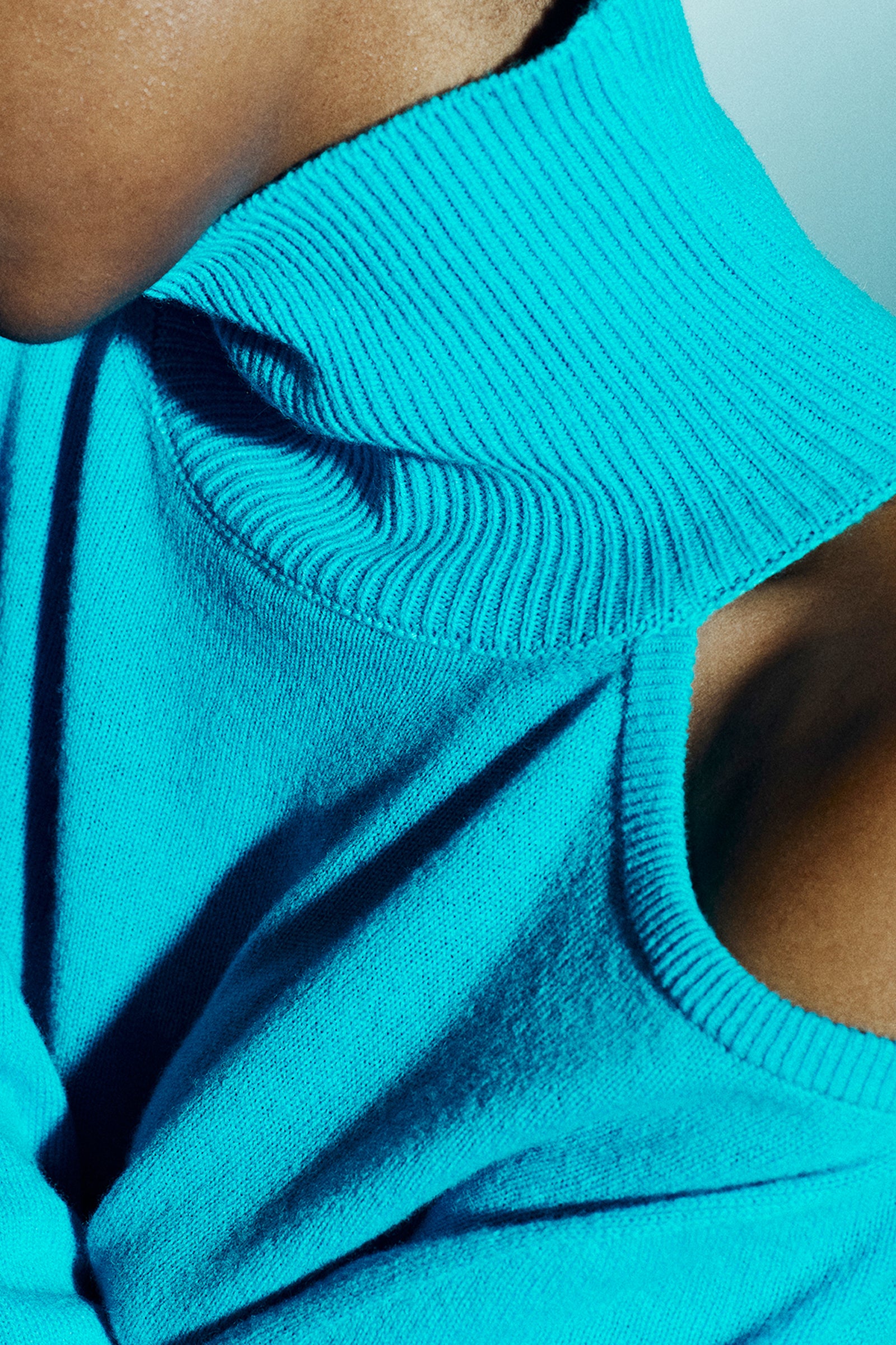MAGLIA COLLO ALTO IN CASHMERE