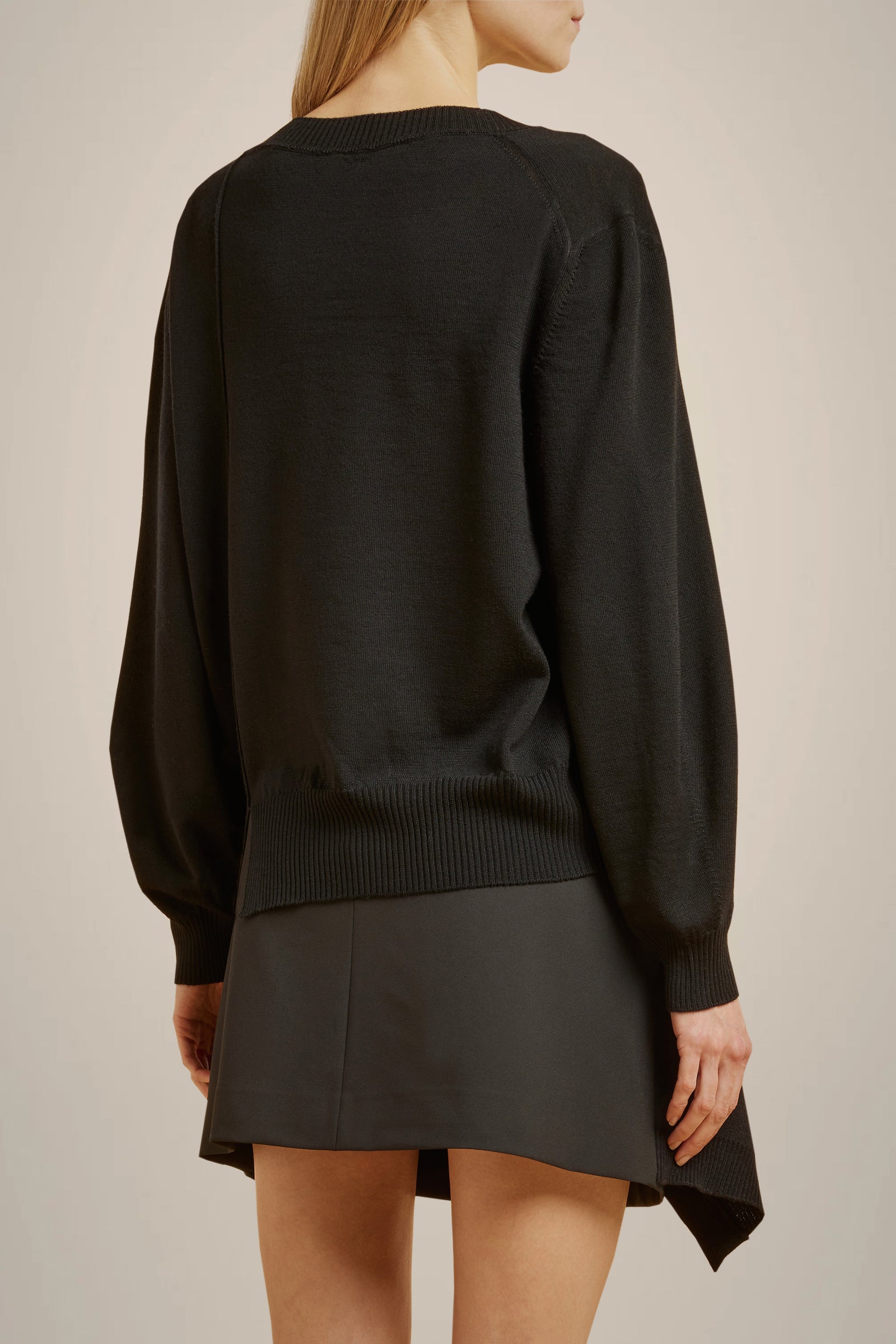 MAGLIA SCOLLO A V IN LANA MERINOS