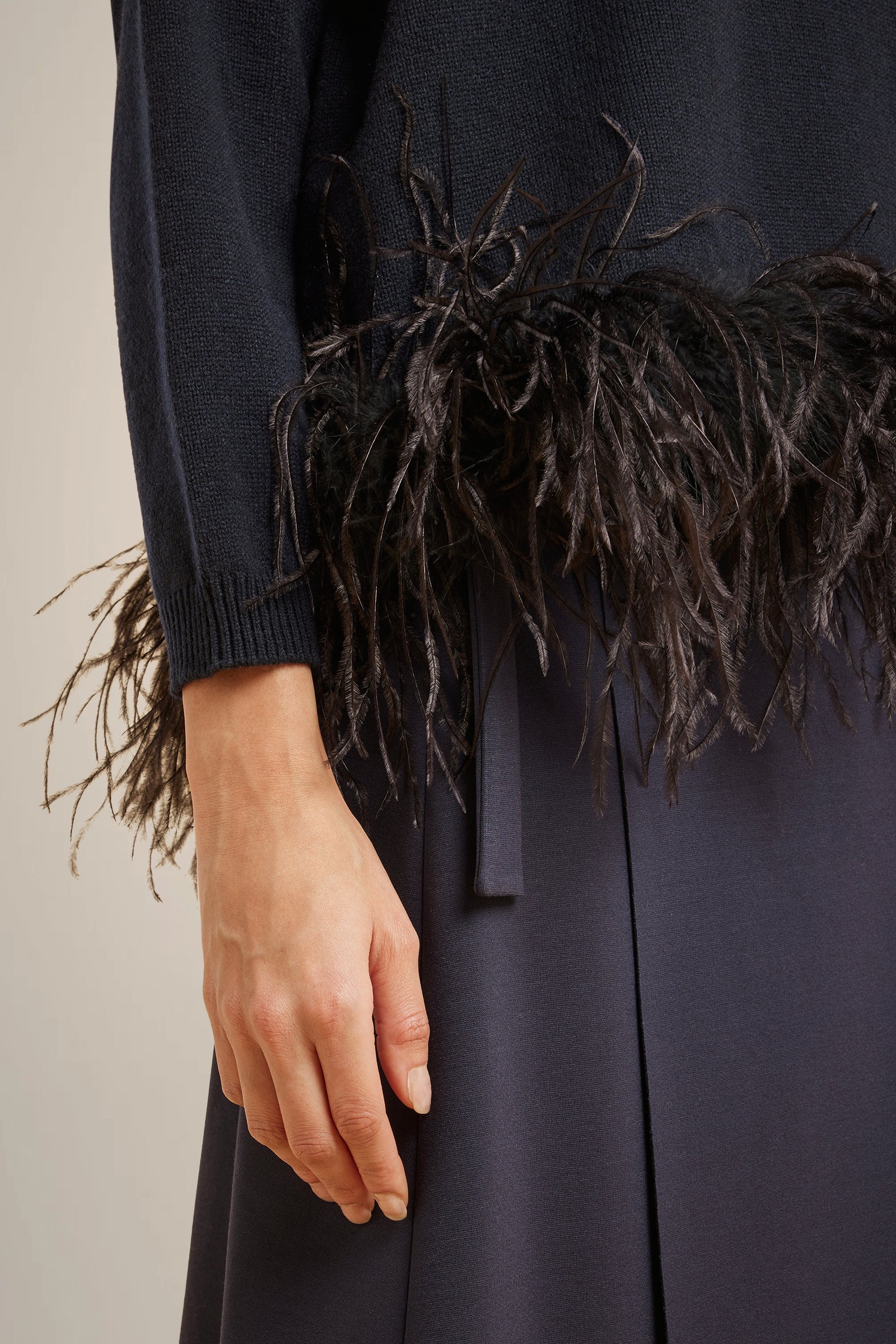 MAGLIA CON PIUME IN CASHMERE RICICLATO