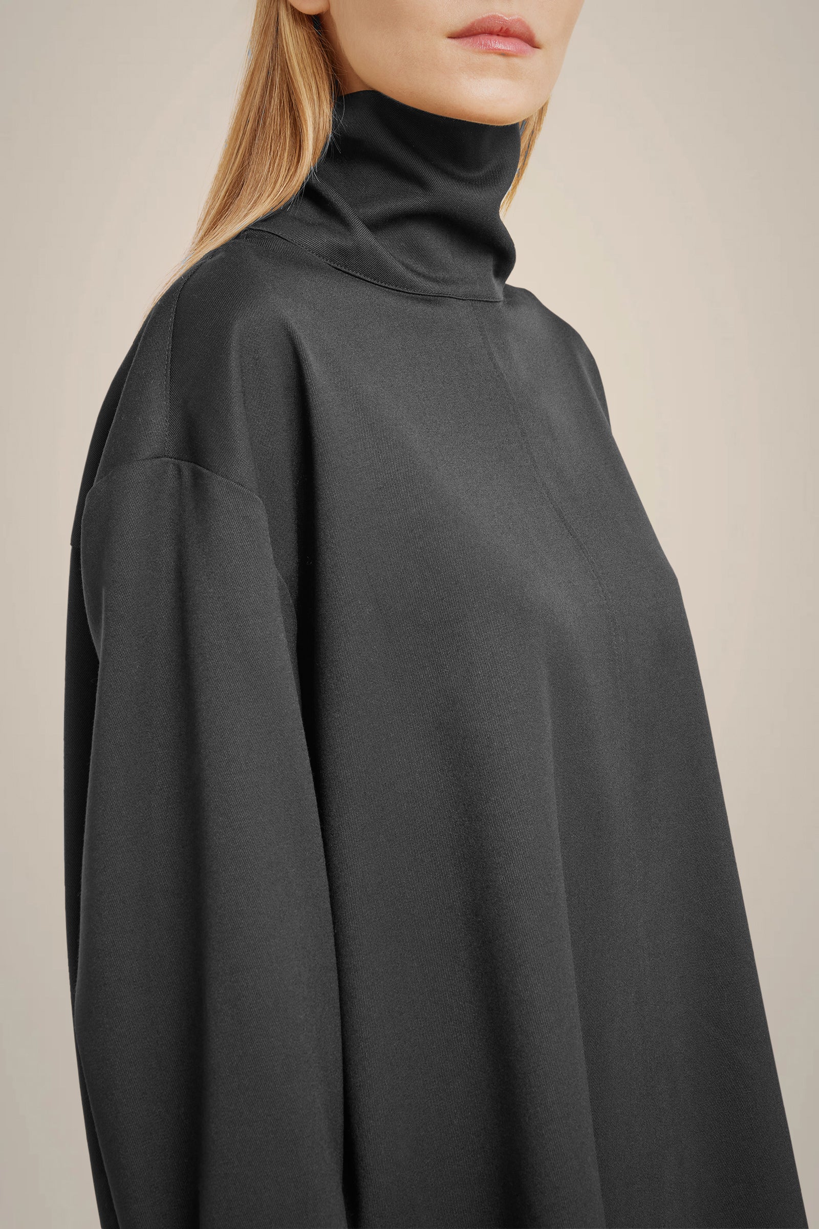 HIGH NECK BLOUSE