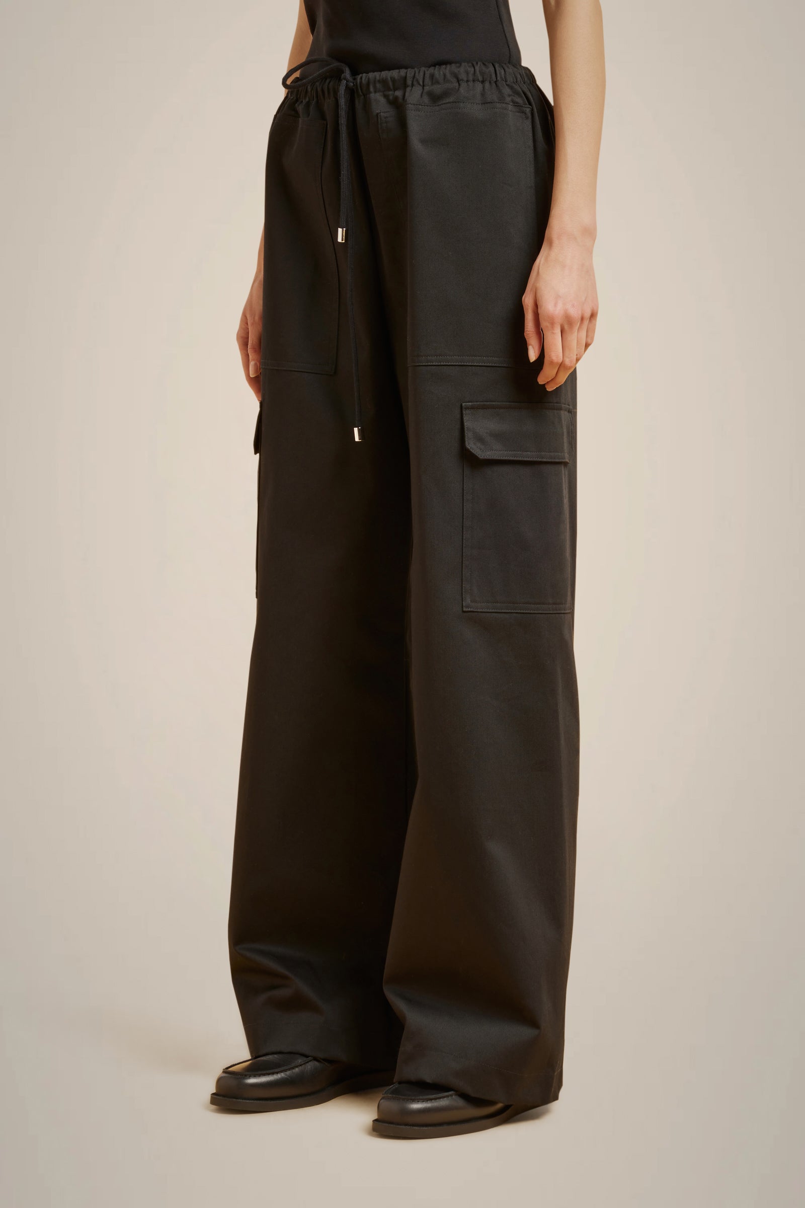 DRAWSTRING TROUSERS