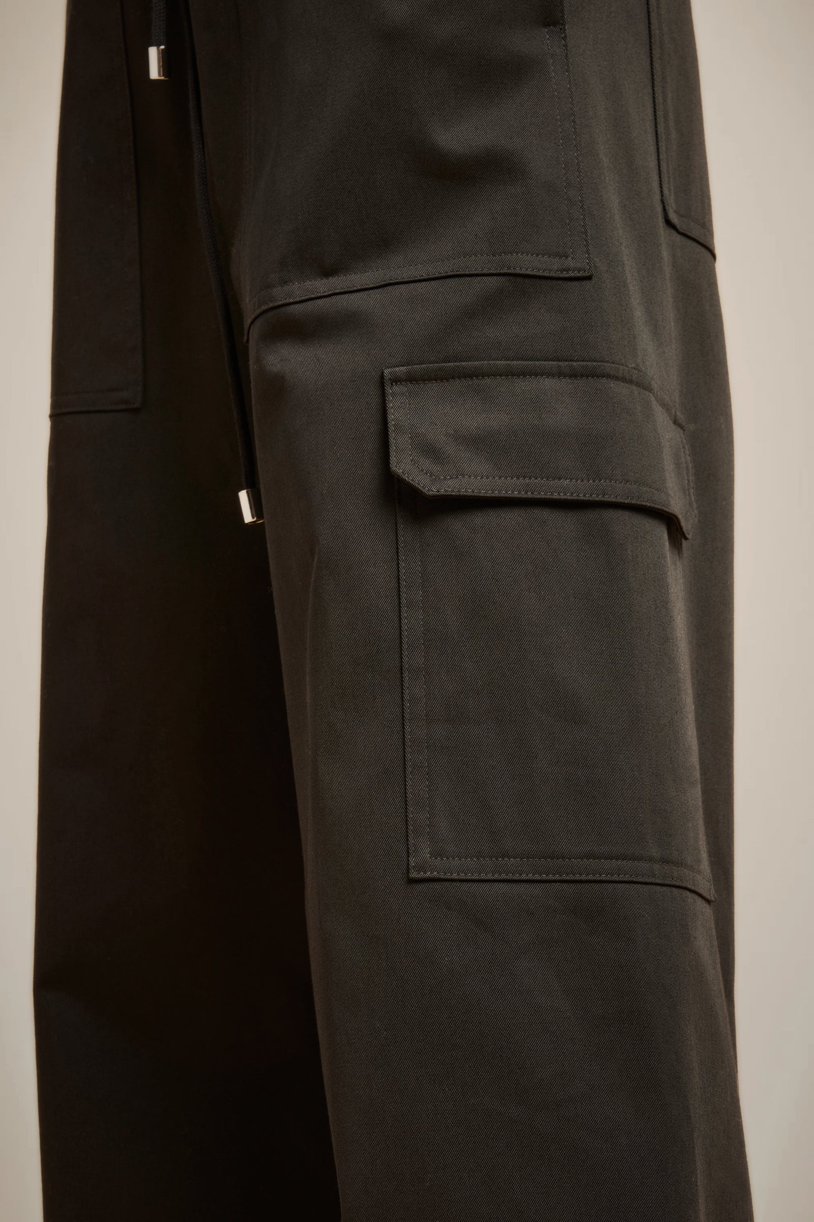 DRAWSTRING TROUSERS