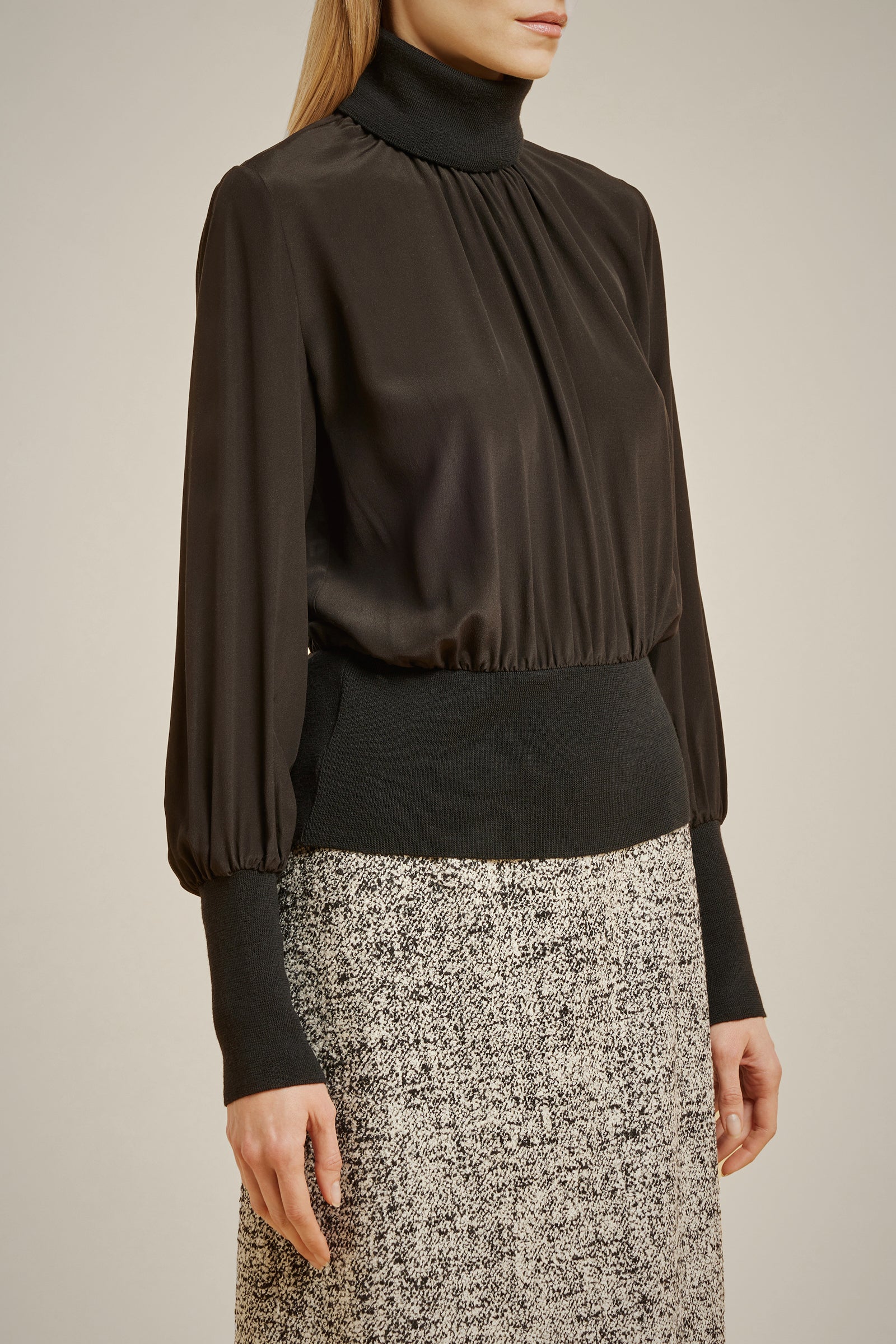BLUSA COLLO ALTO 100% SETA