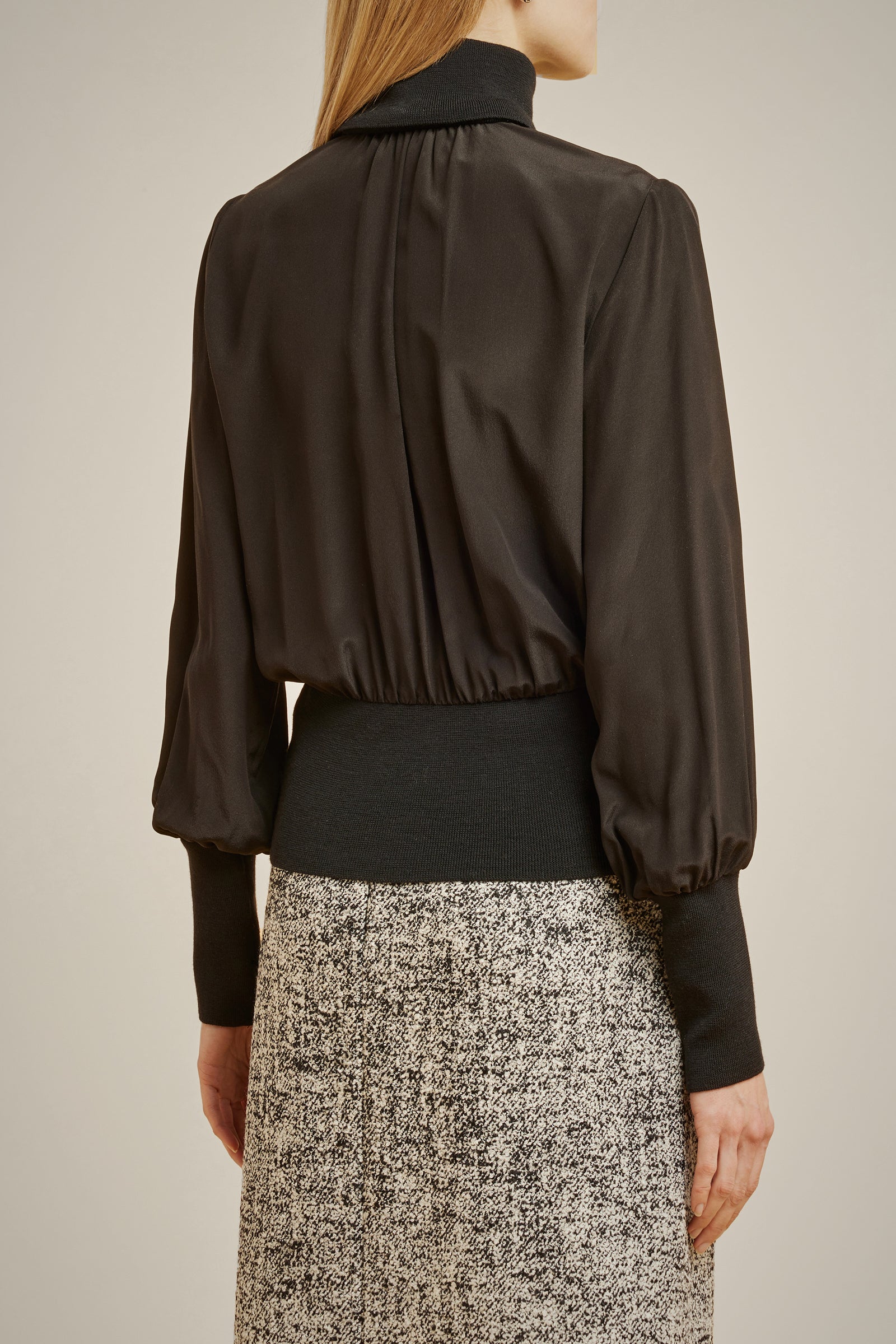 BLUSA COLLO ALTO 100% SETA
