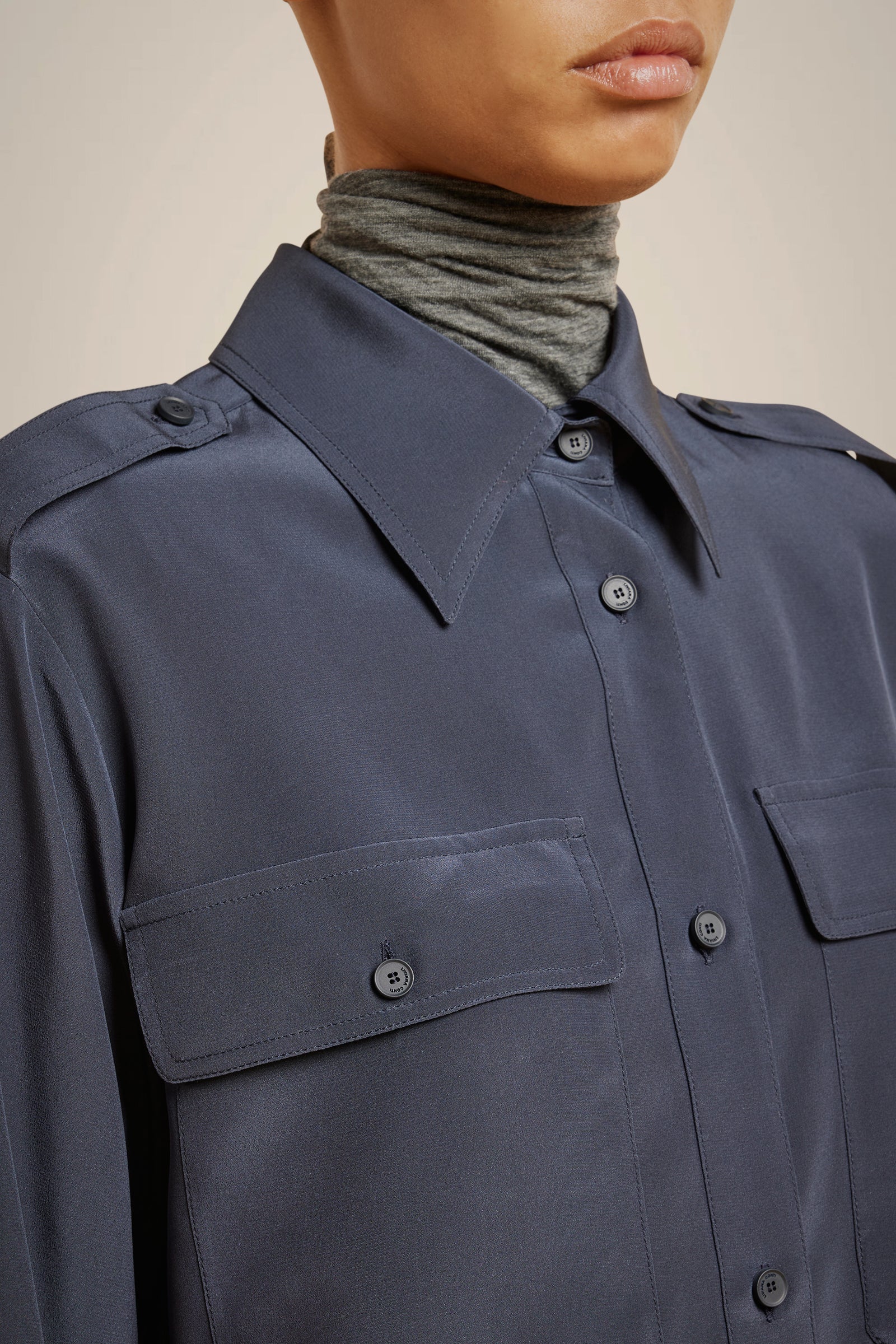 CAMICIA TASCHE A TOPPA 100% SETA