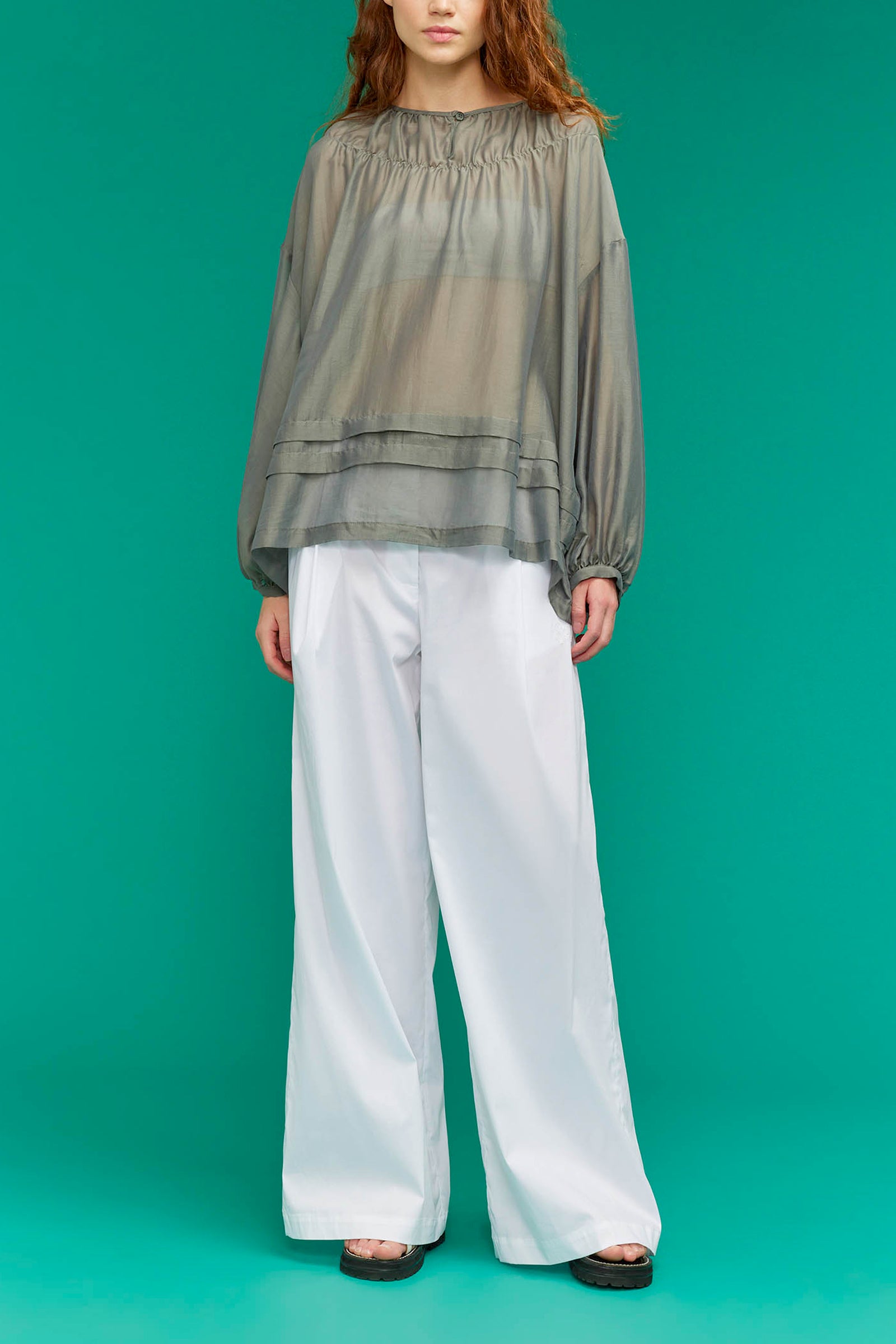 camicia con balze in mussola