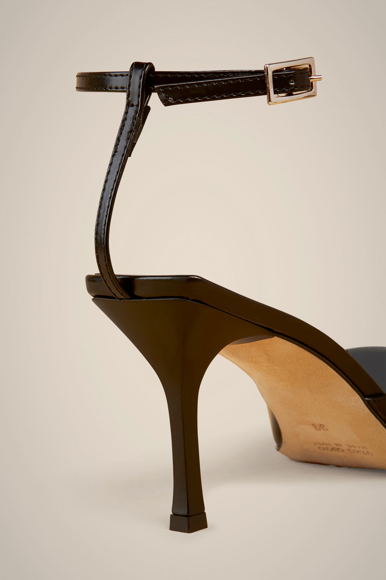 PUMPS FORMA SFILATA