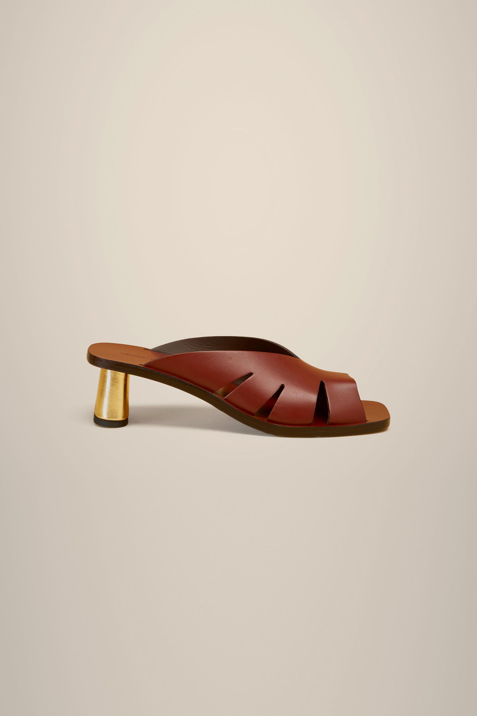 MULE MOTIVO CUT OUT