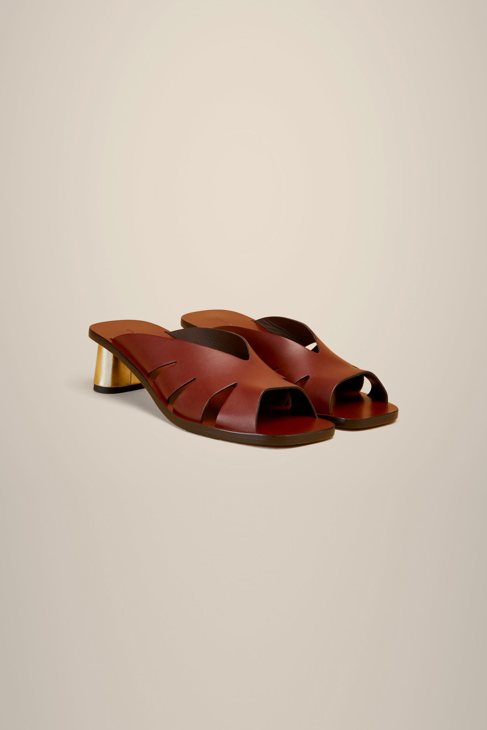 MULE MOTIVO CUT OUT