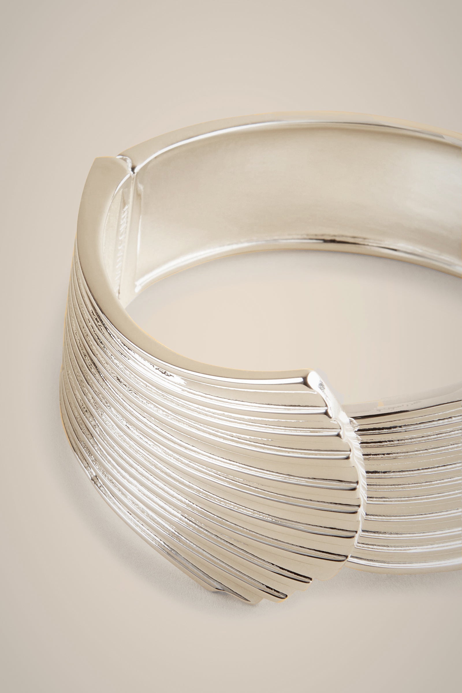 BRACCIALE ZIGRINATO