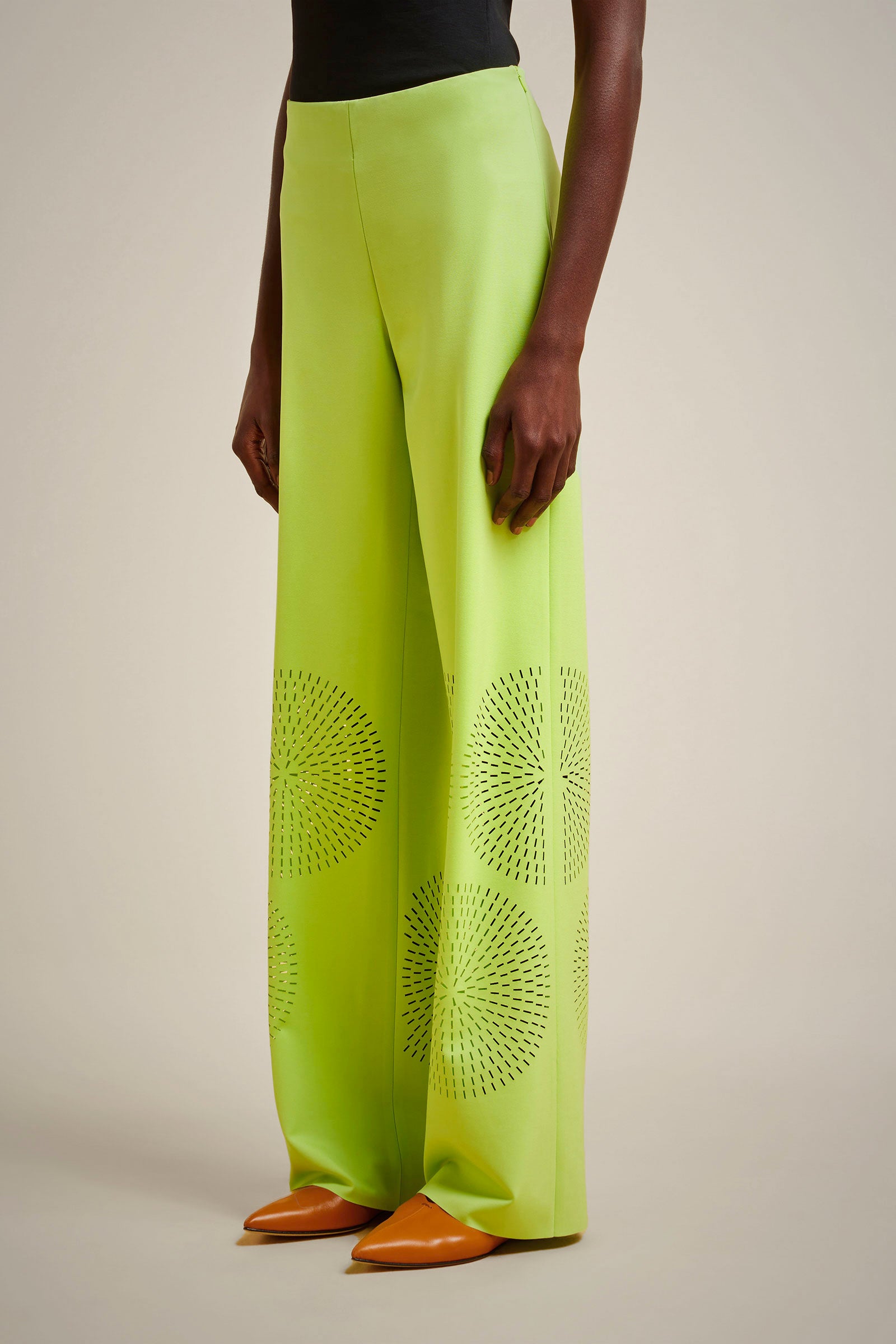 PANTALONE CON LASER