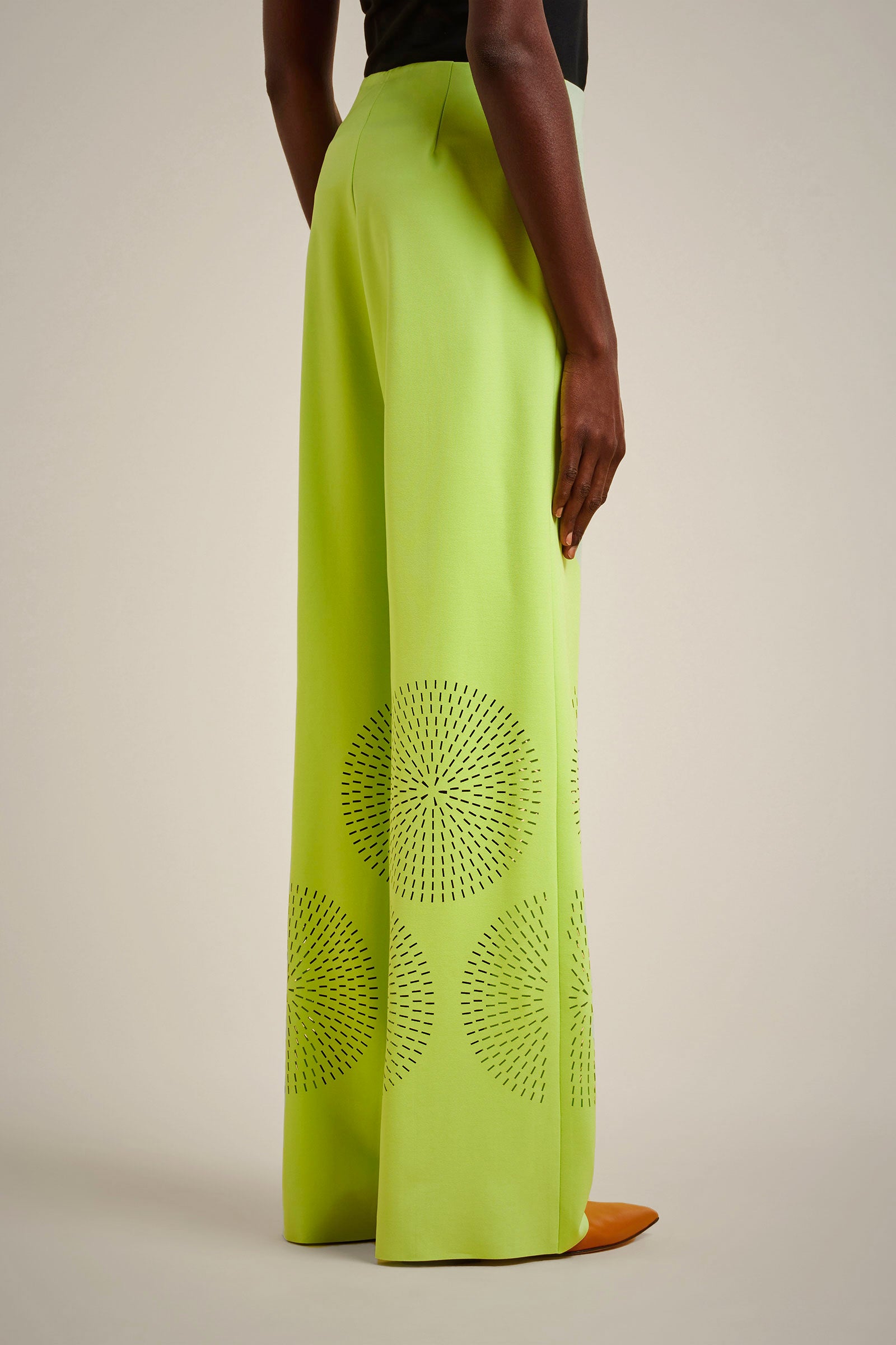 PANTALONE CON LASER