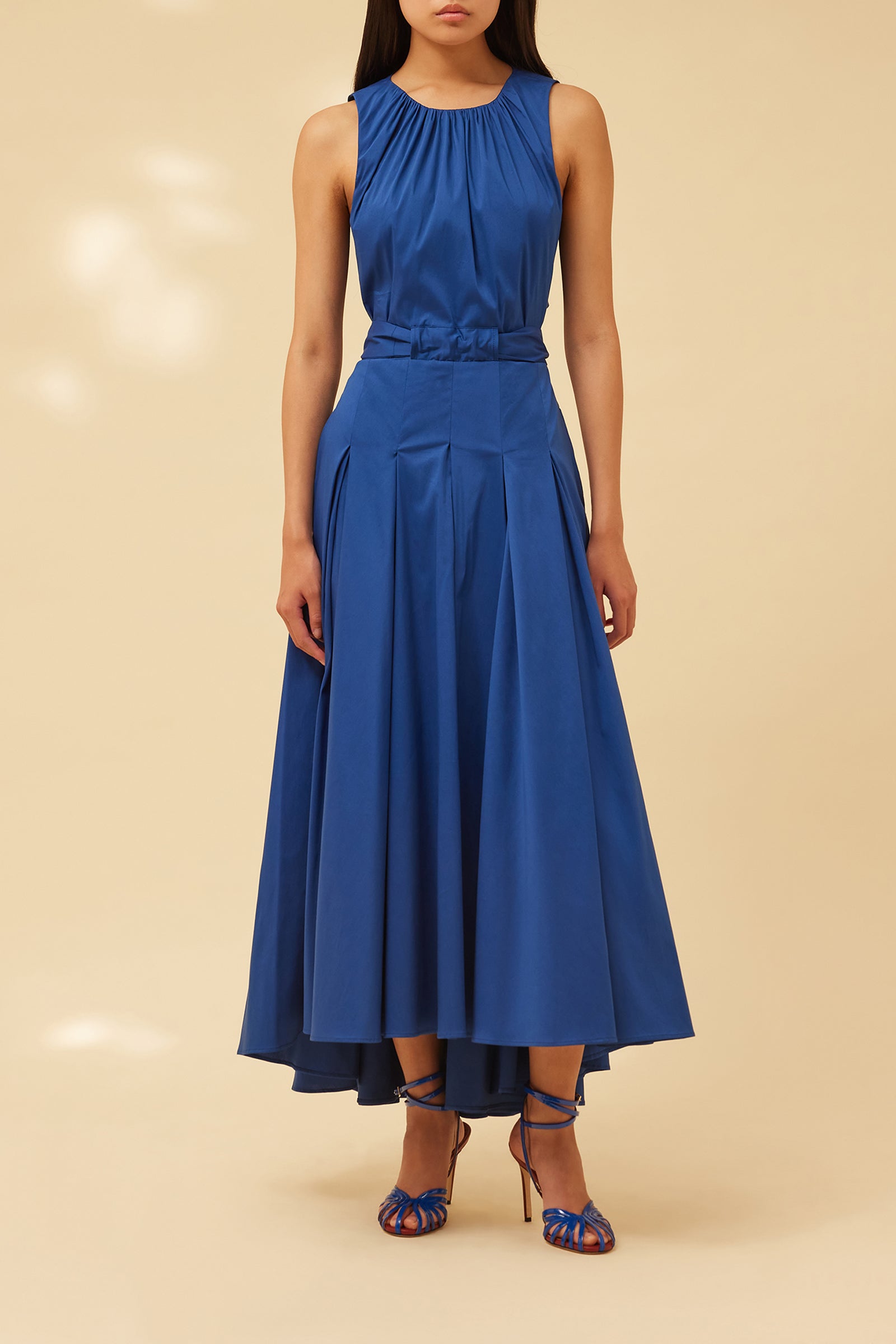 ABITO IN POPELINE CUT OUT