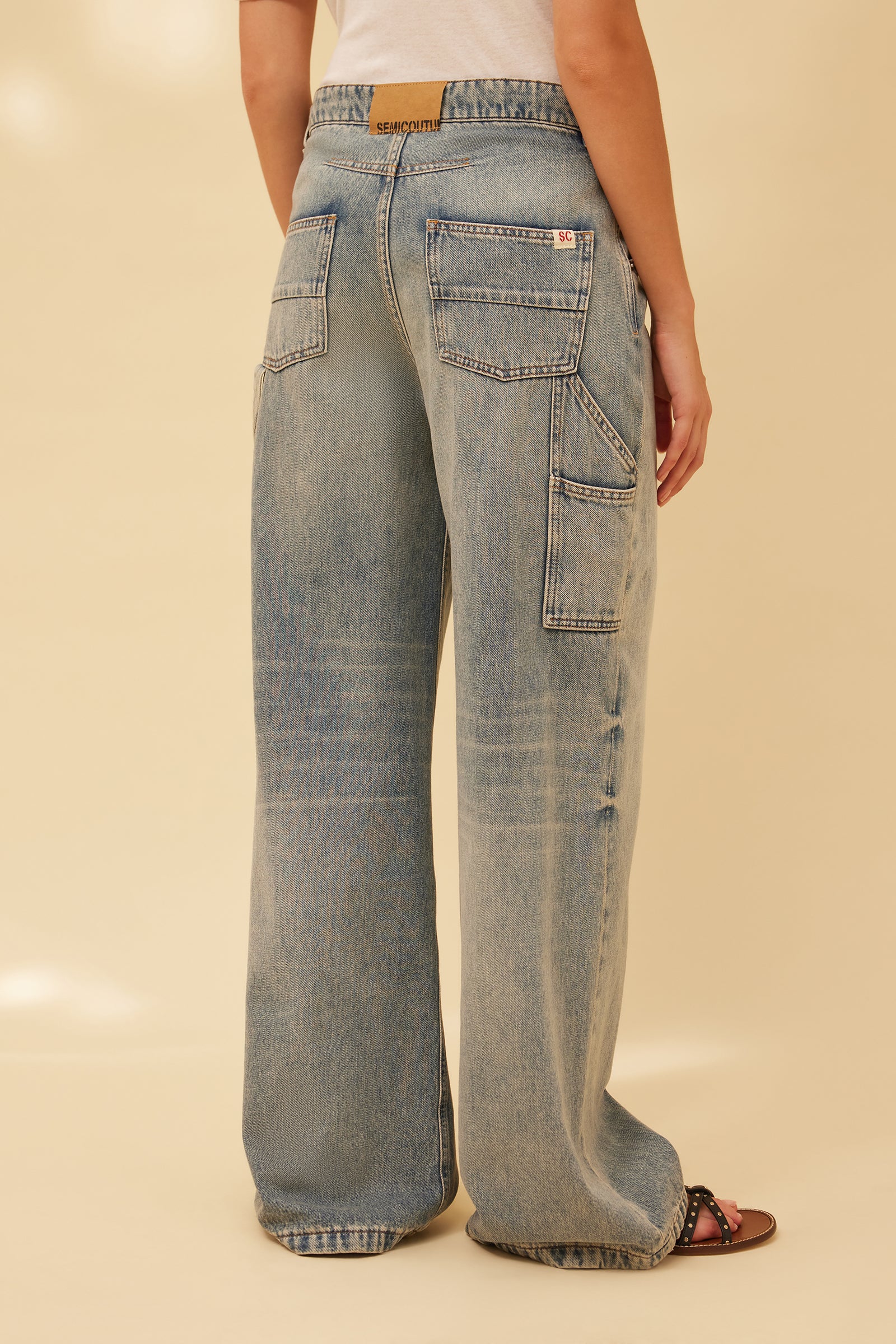 LIGHT WASH DENIM