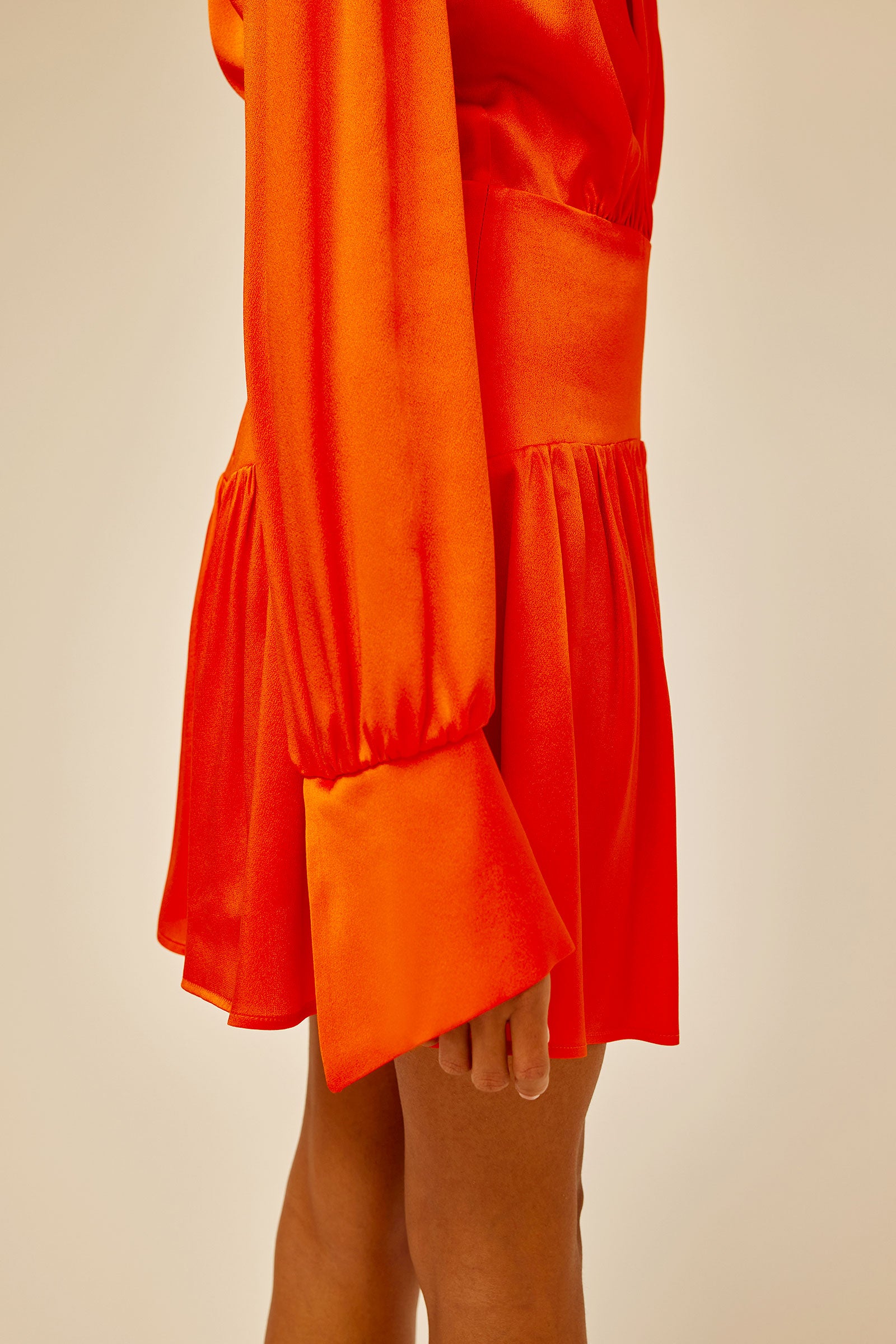 LIGHT SATIN CREW-NECK DRESS