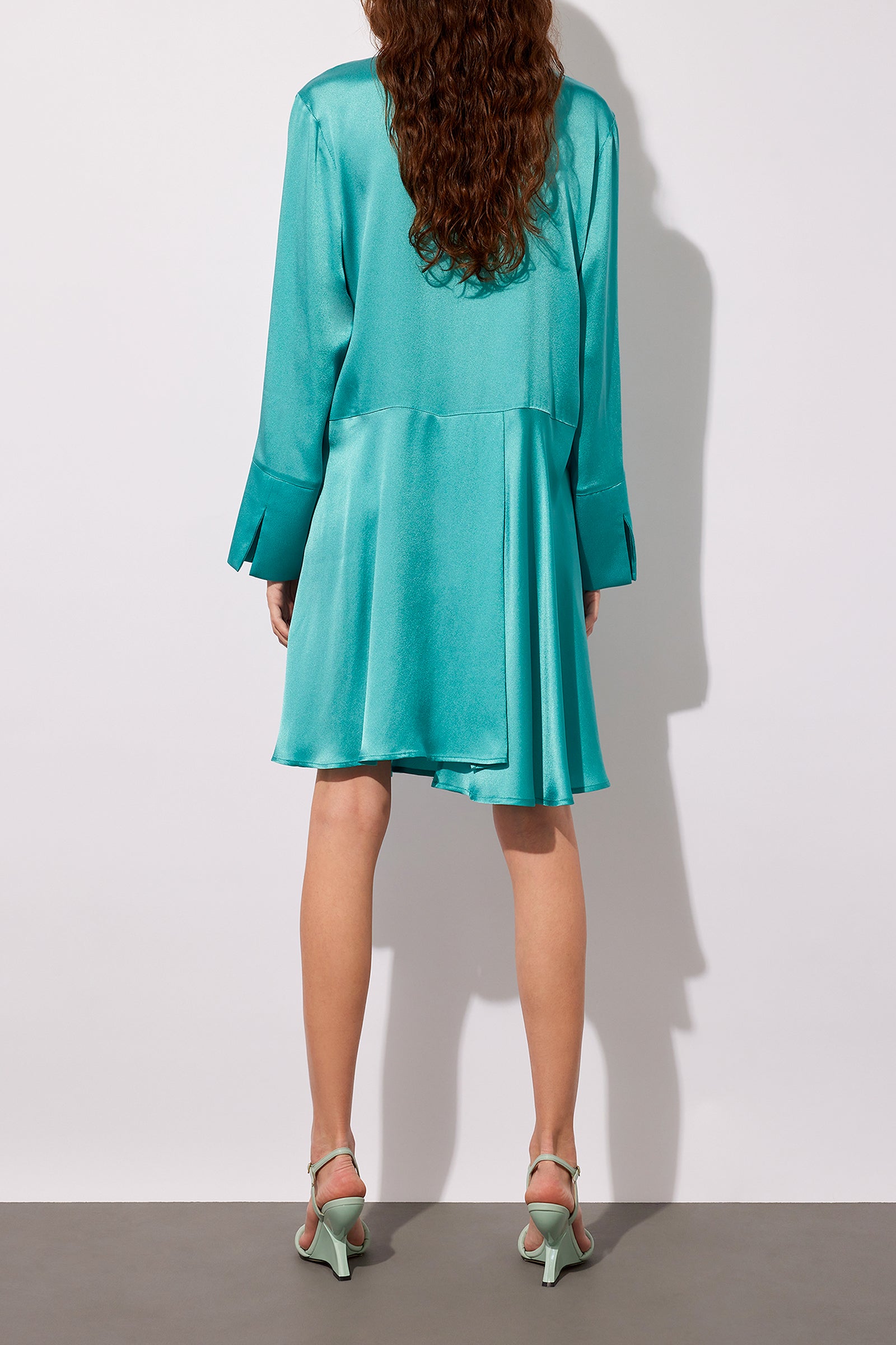LIGHT SATIN DRESS WITH SCARF