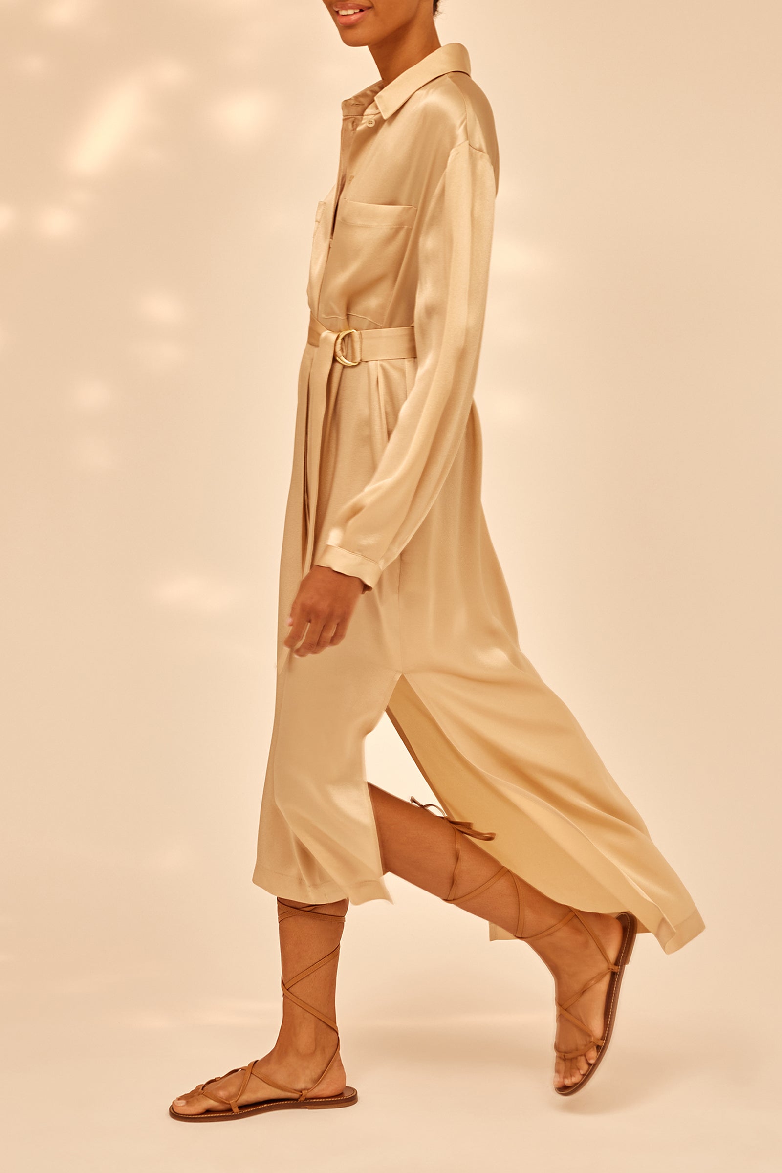 LIGHT SATIN DRESS WITH BELT