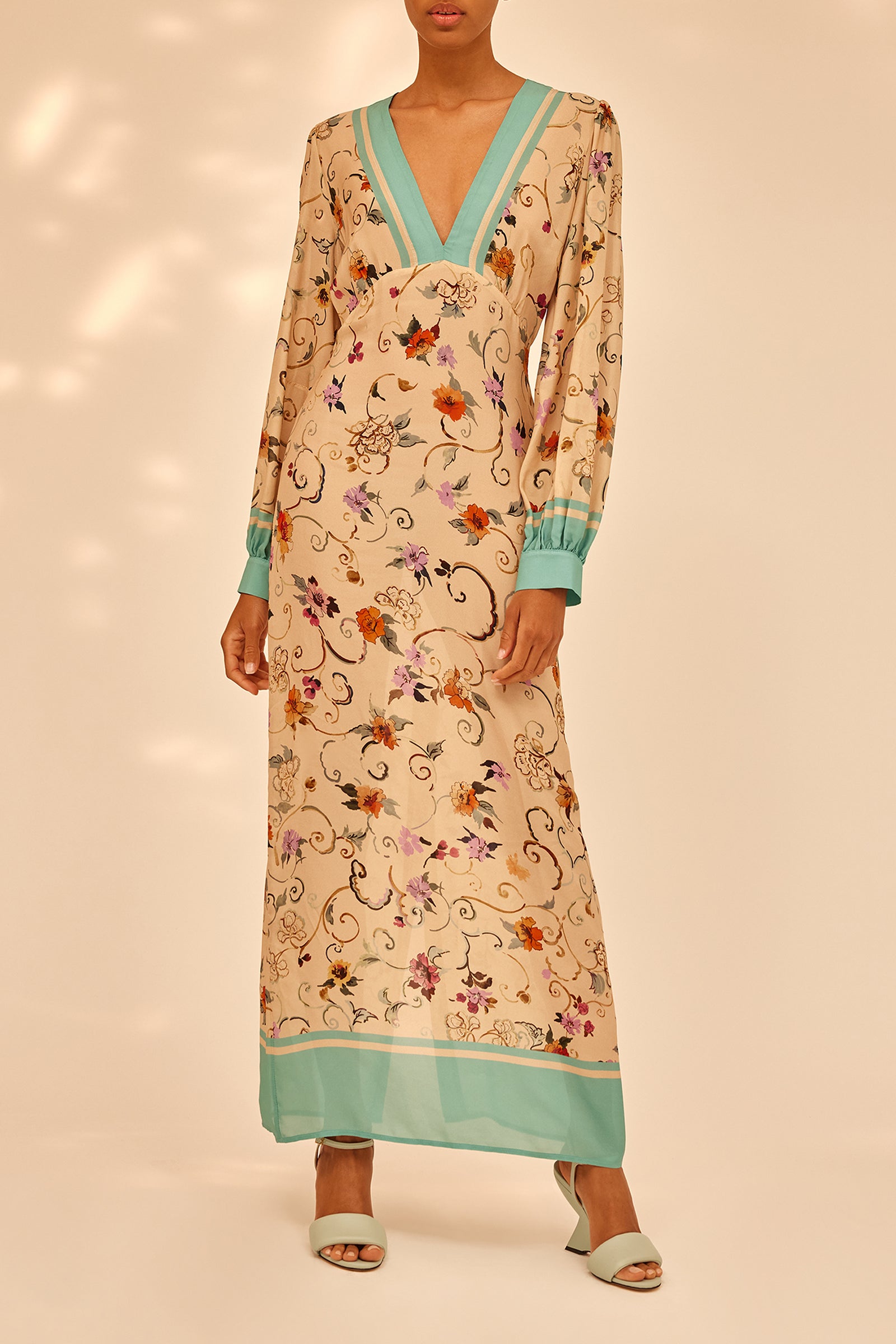 PRINTED HABOTAI V-NECK DRESS