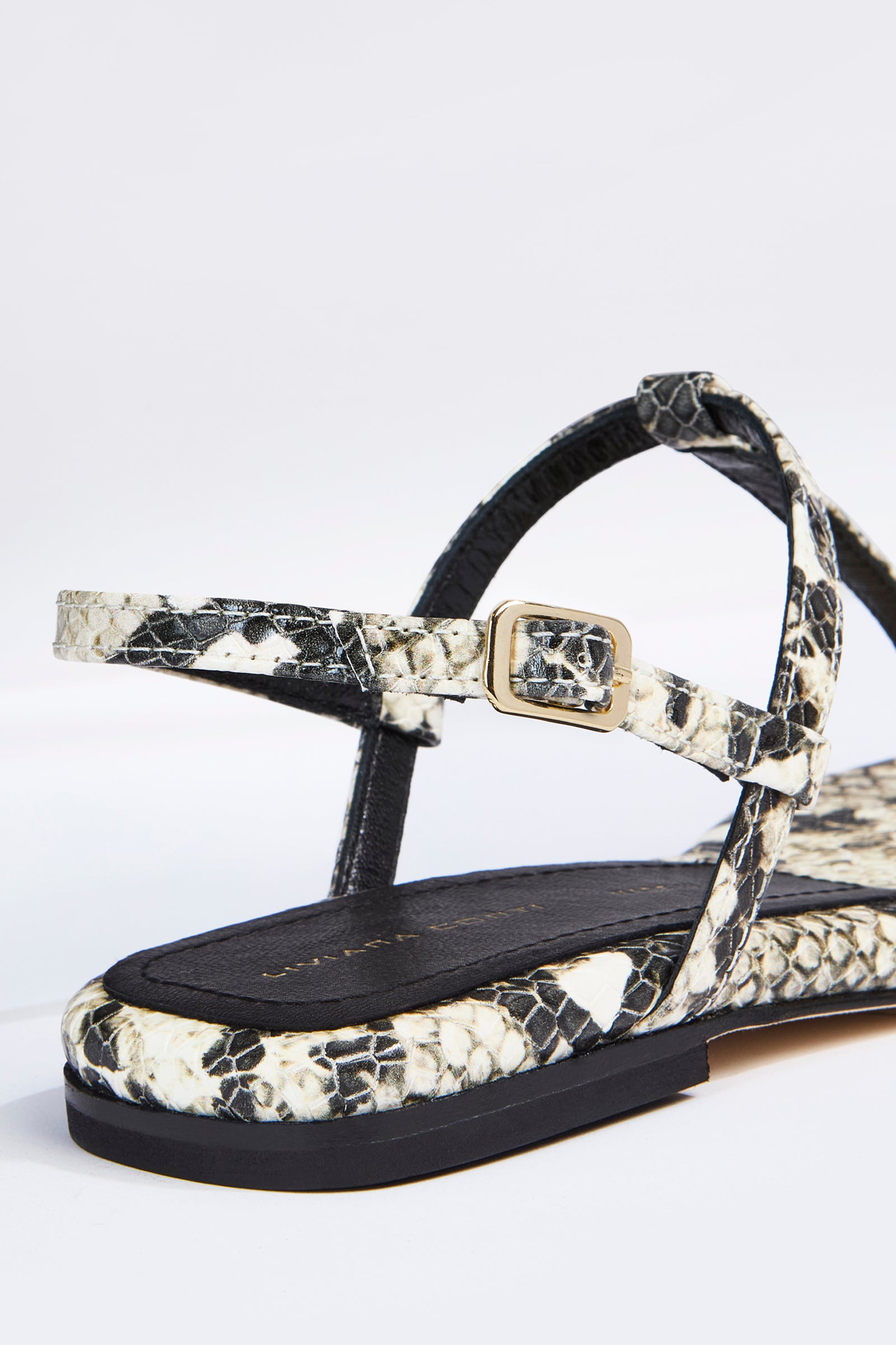 FLAT FLIP-FLOP SANDAL