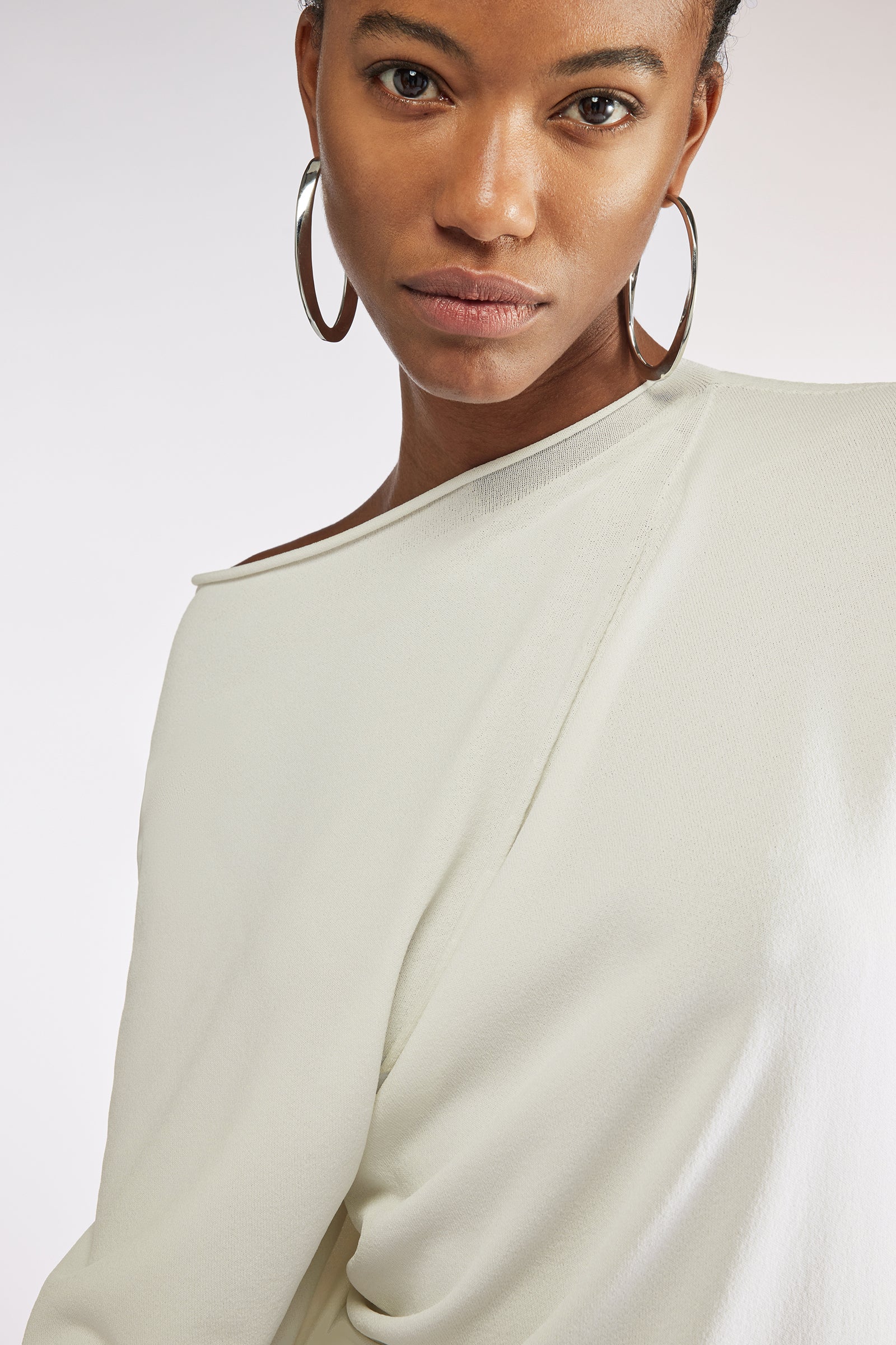 MAGLIA CON DRAPPEGGIO