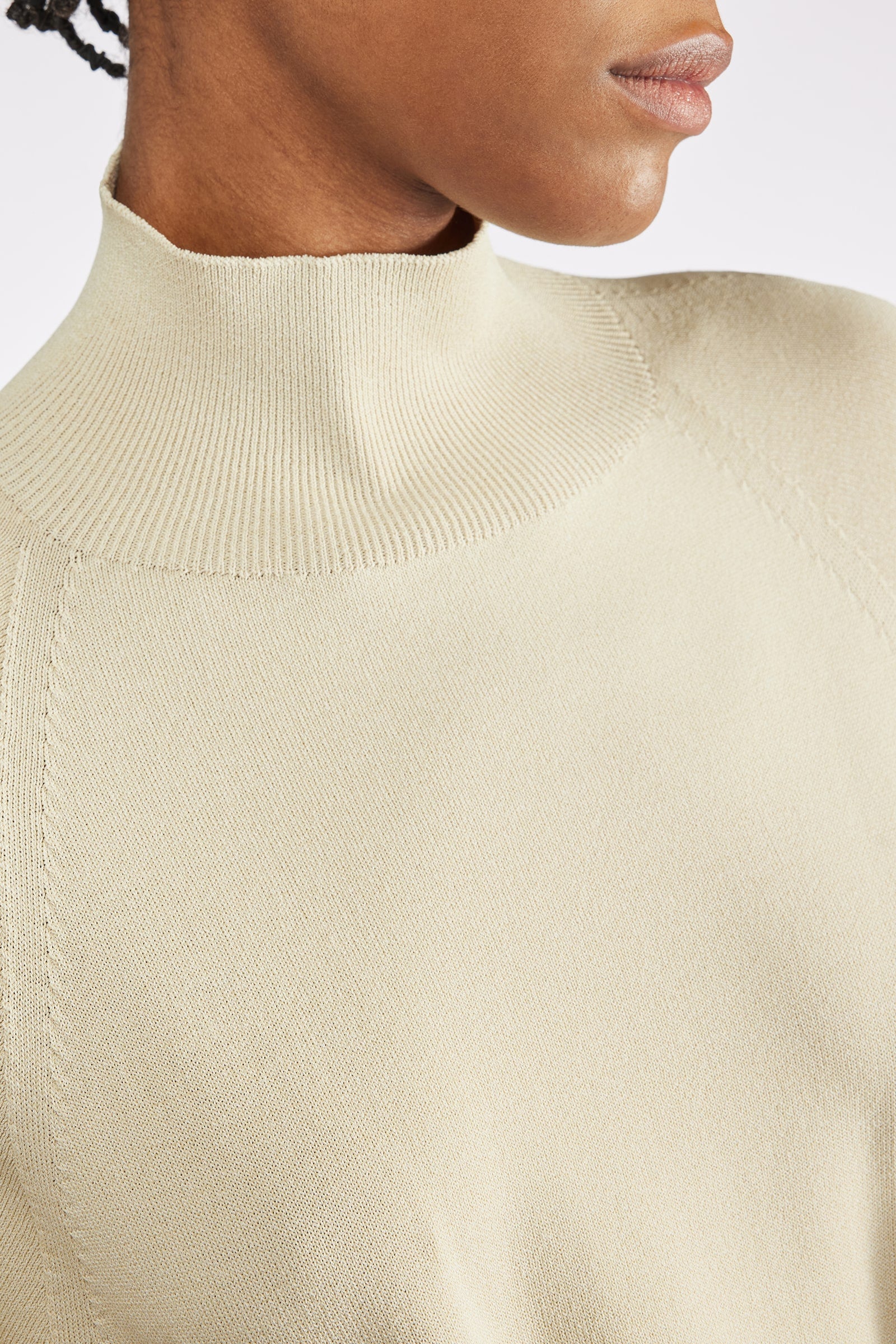 SWEATER WITH RAGLAN SLEEVES