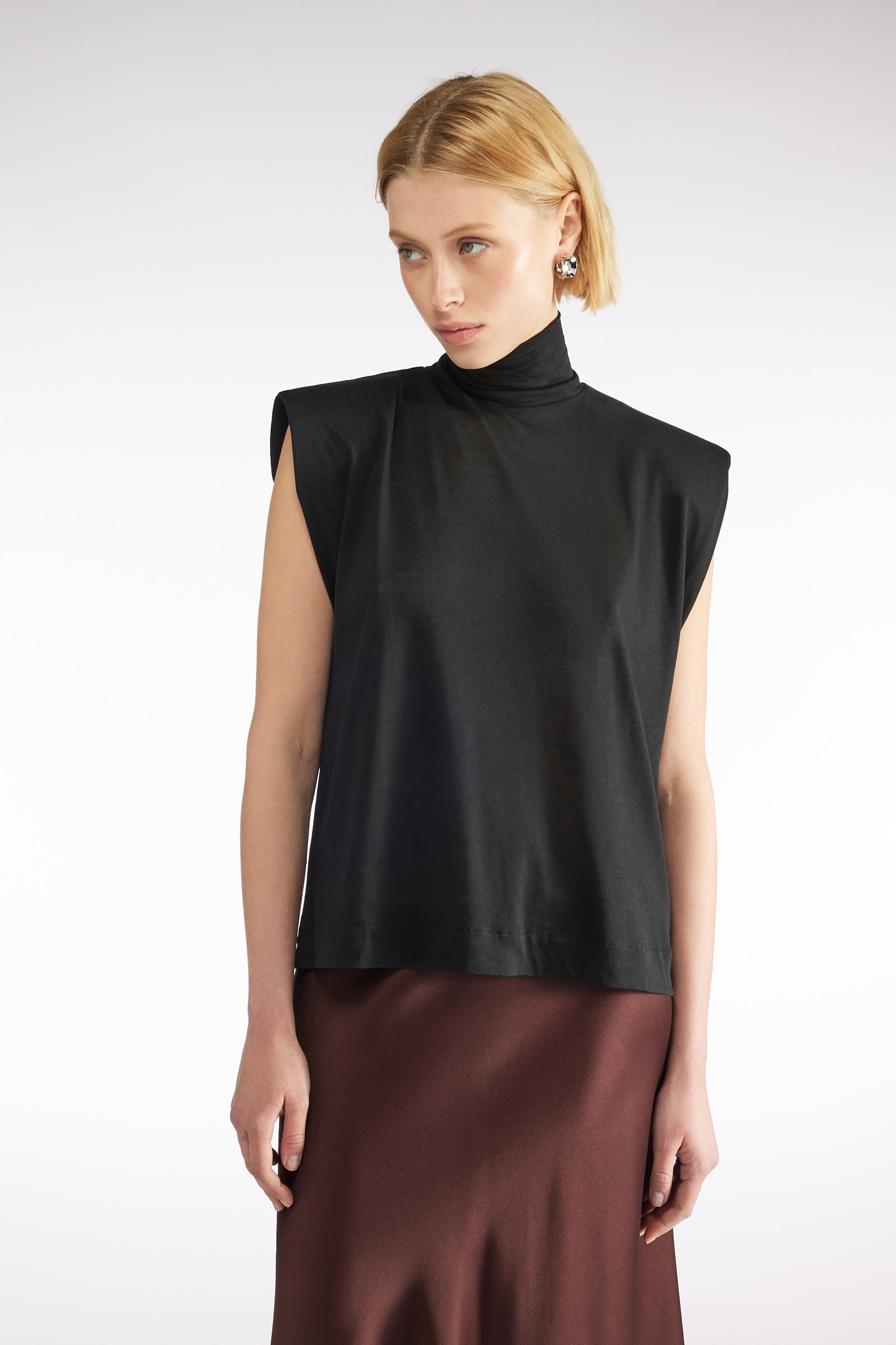 TOP WITH PADDED SHOULDERS