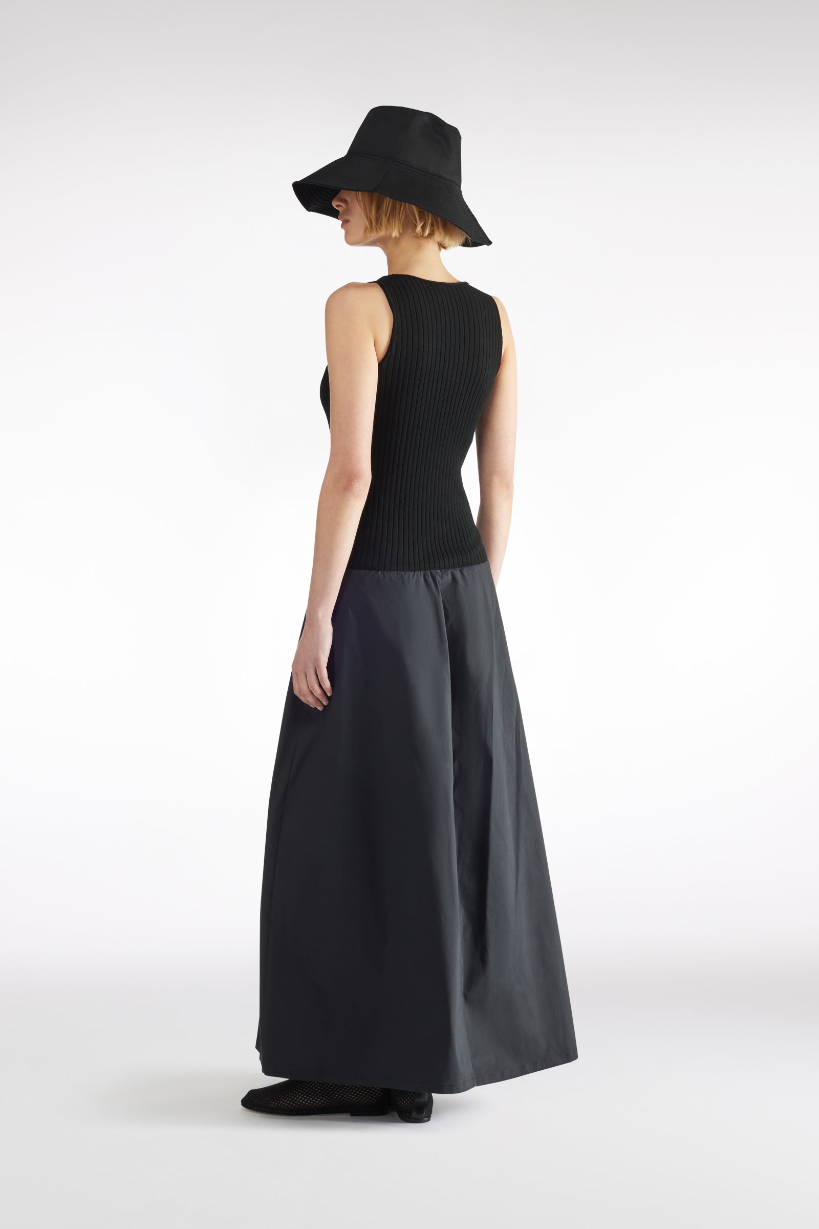 DRESS WITH KNITTED BODY