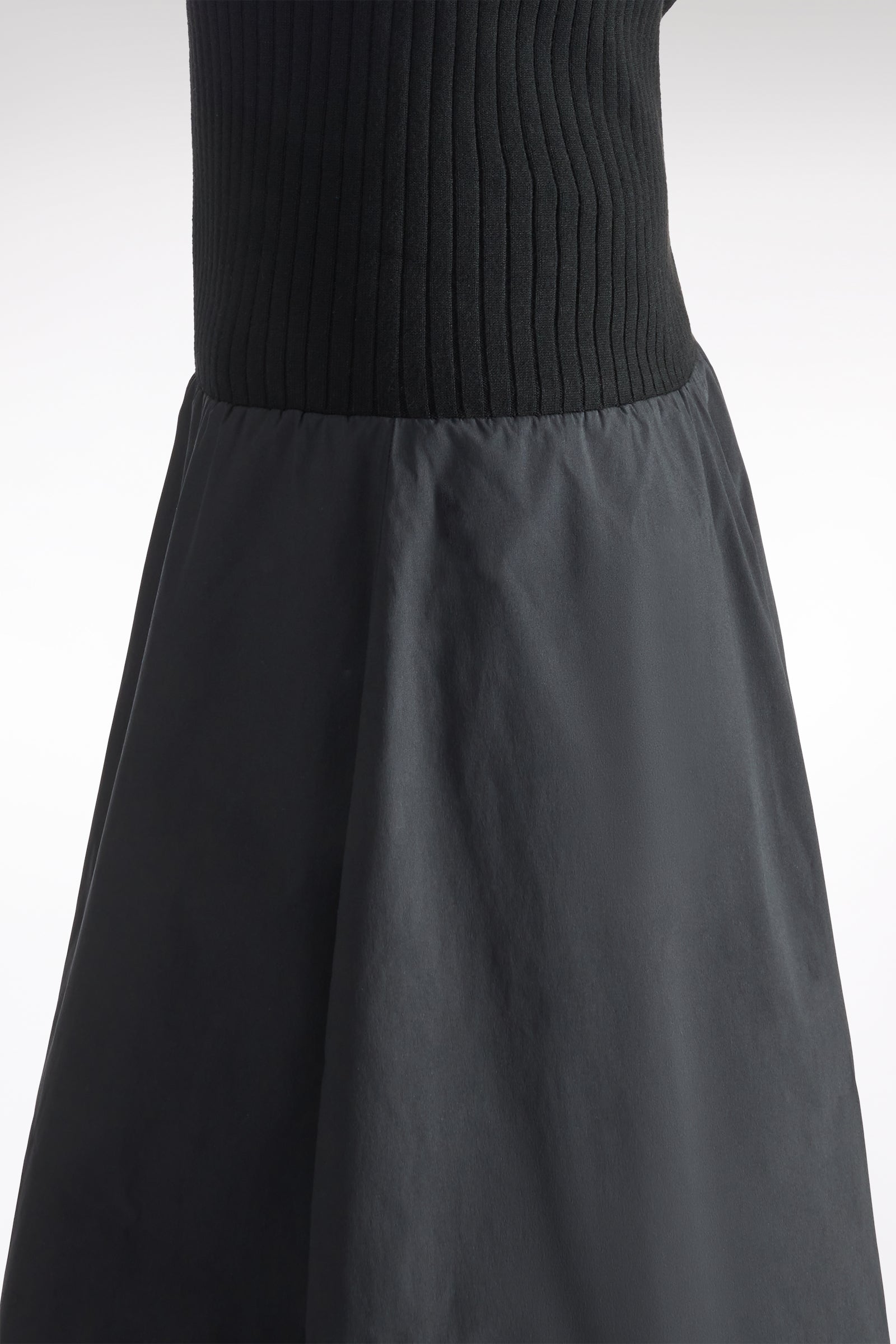 DRESS WITH KNITTED BODY