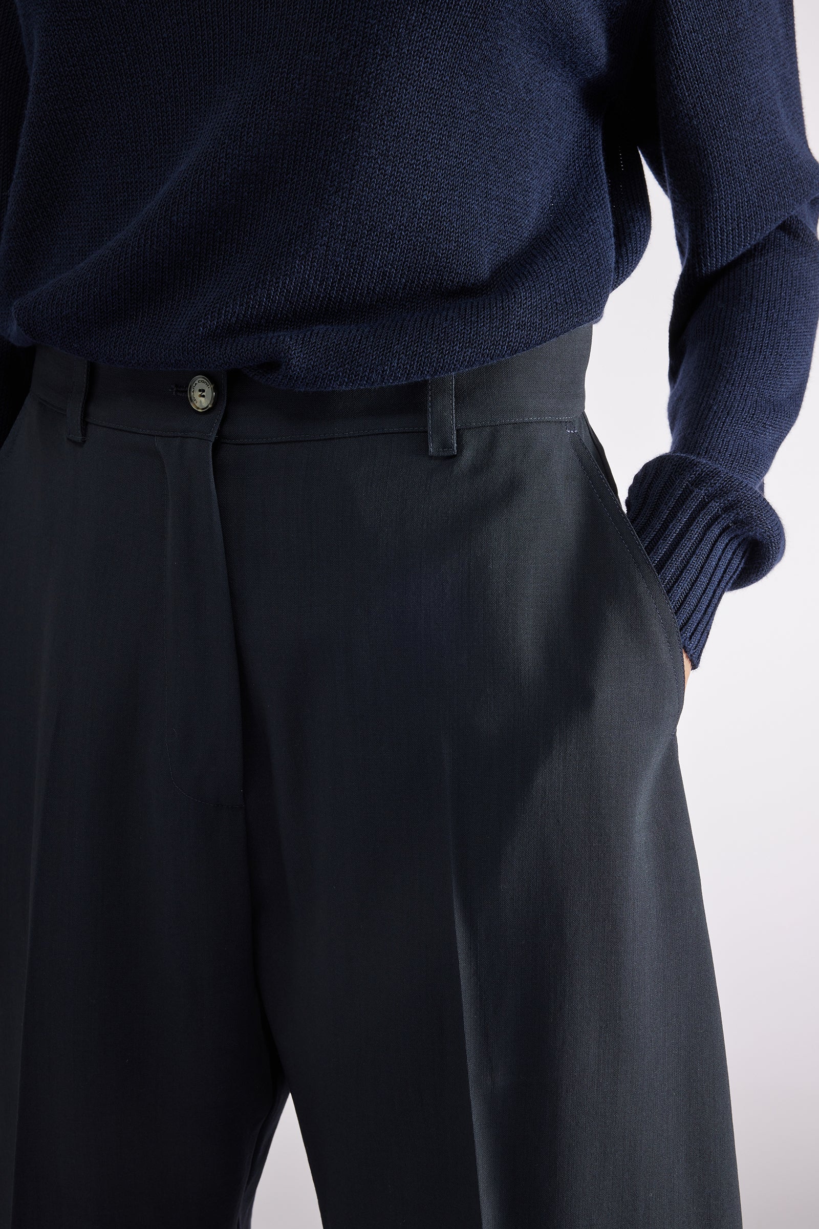 PANTALONE CROP IN TELA LANA