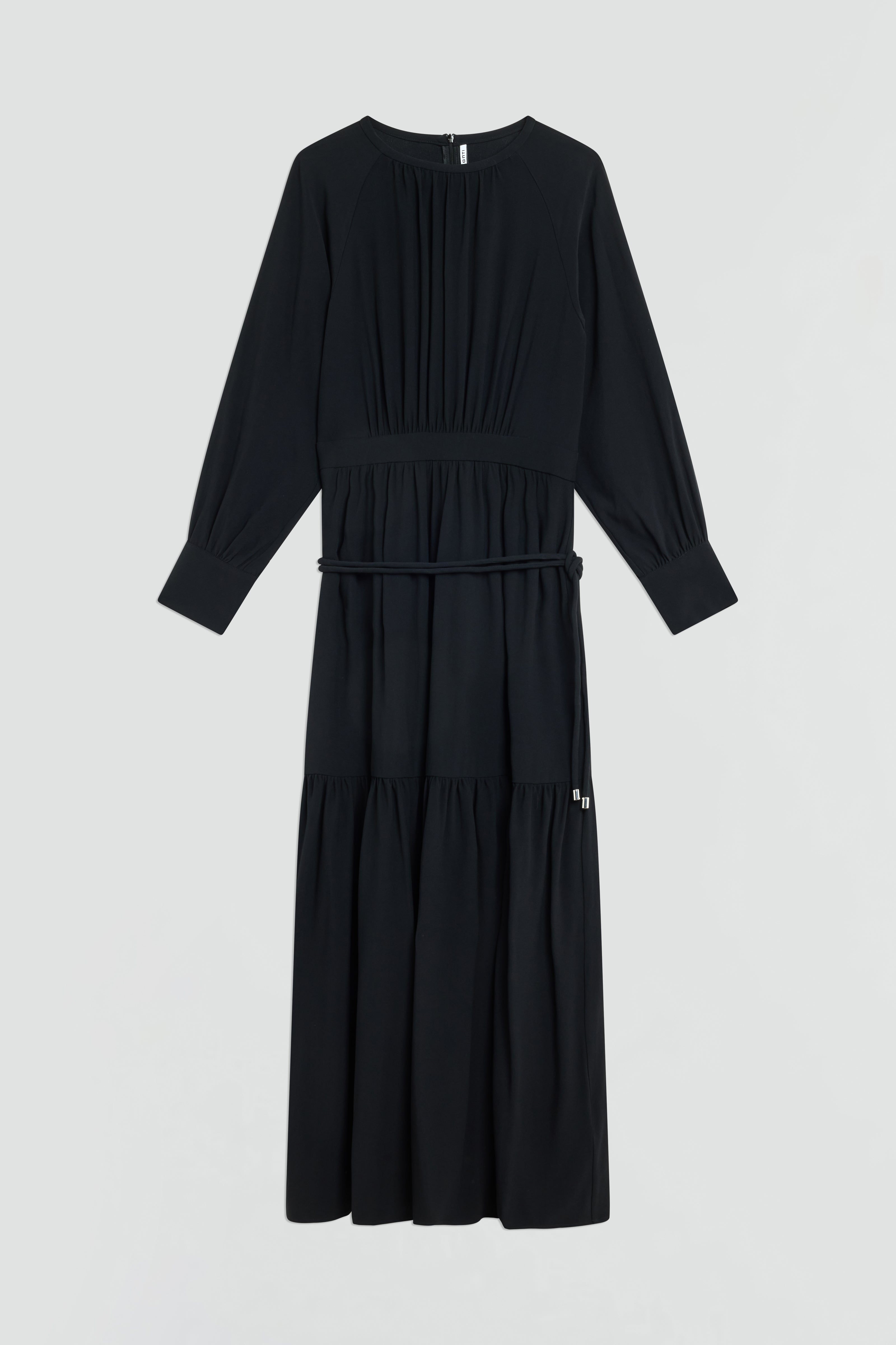 ABITO LUNGO CON BALZE