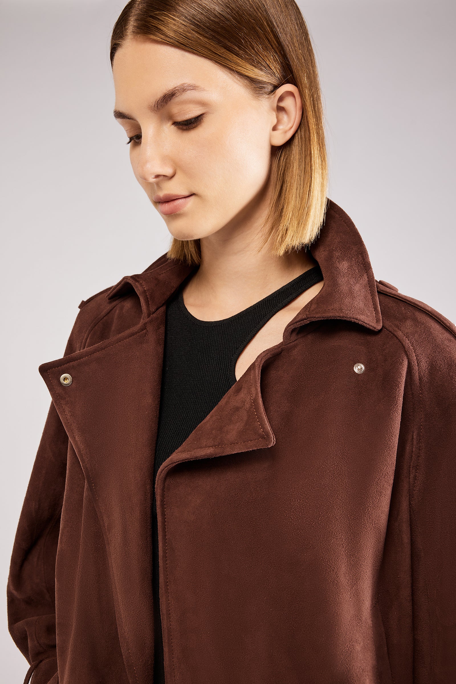 CHIODO SCAMOSCIATO BIANCA