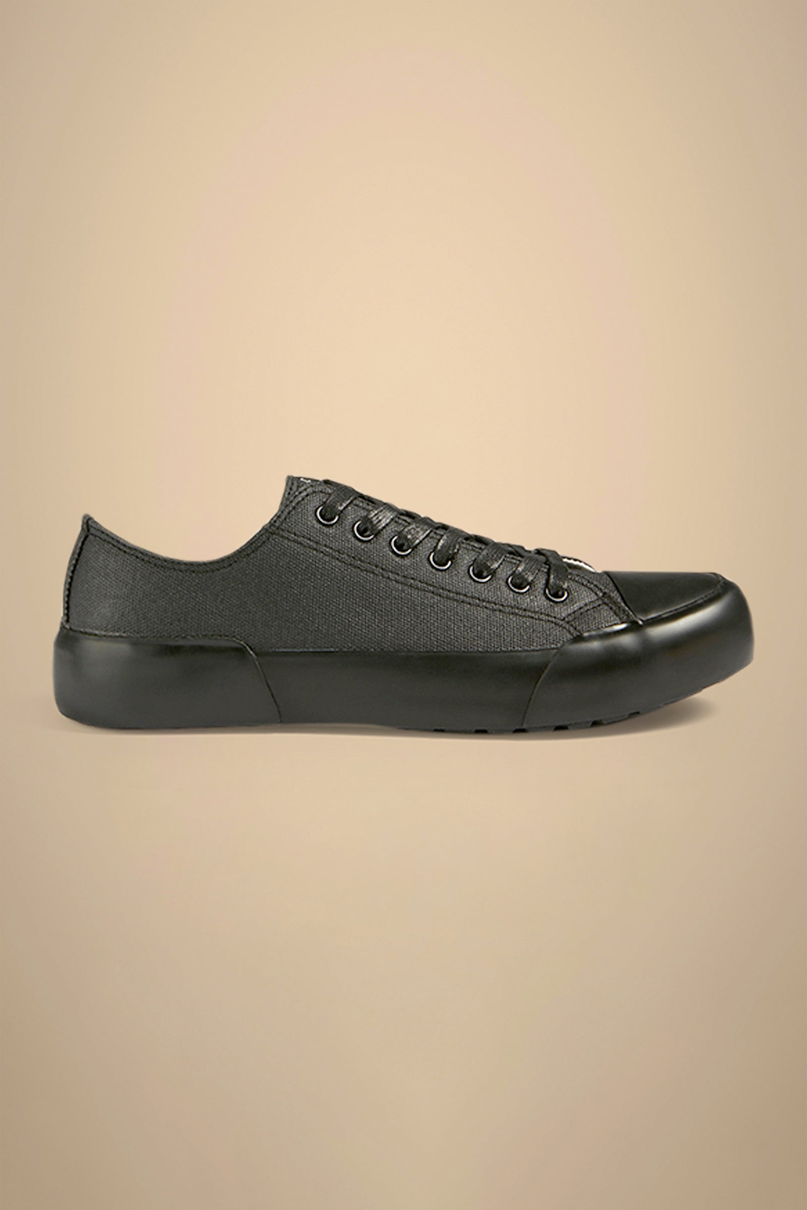 SNEAKERS IN CANVAS