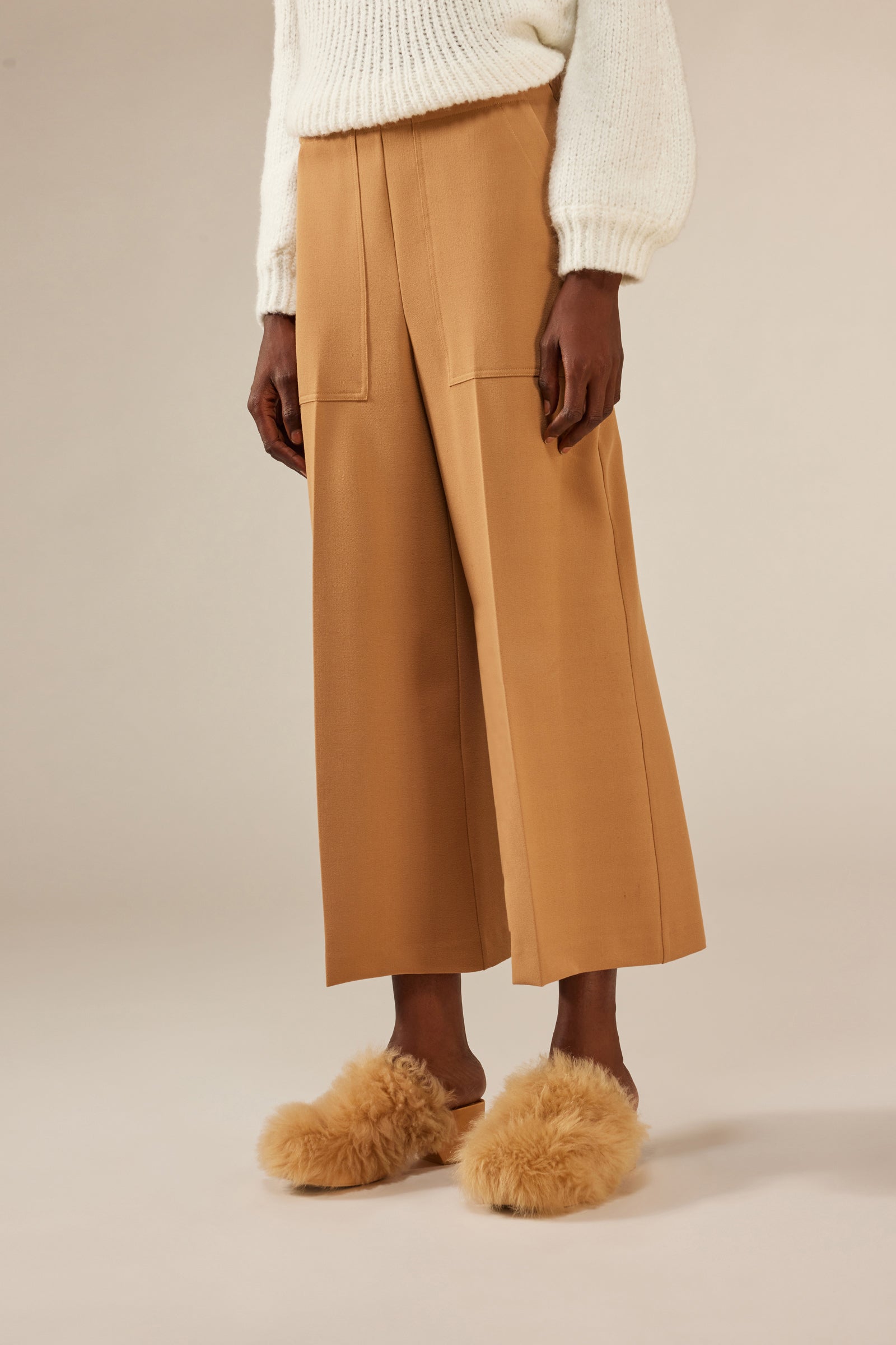 CROPPED TROUSERS