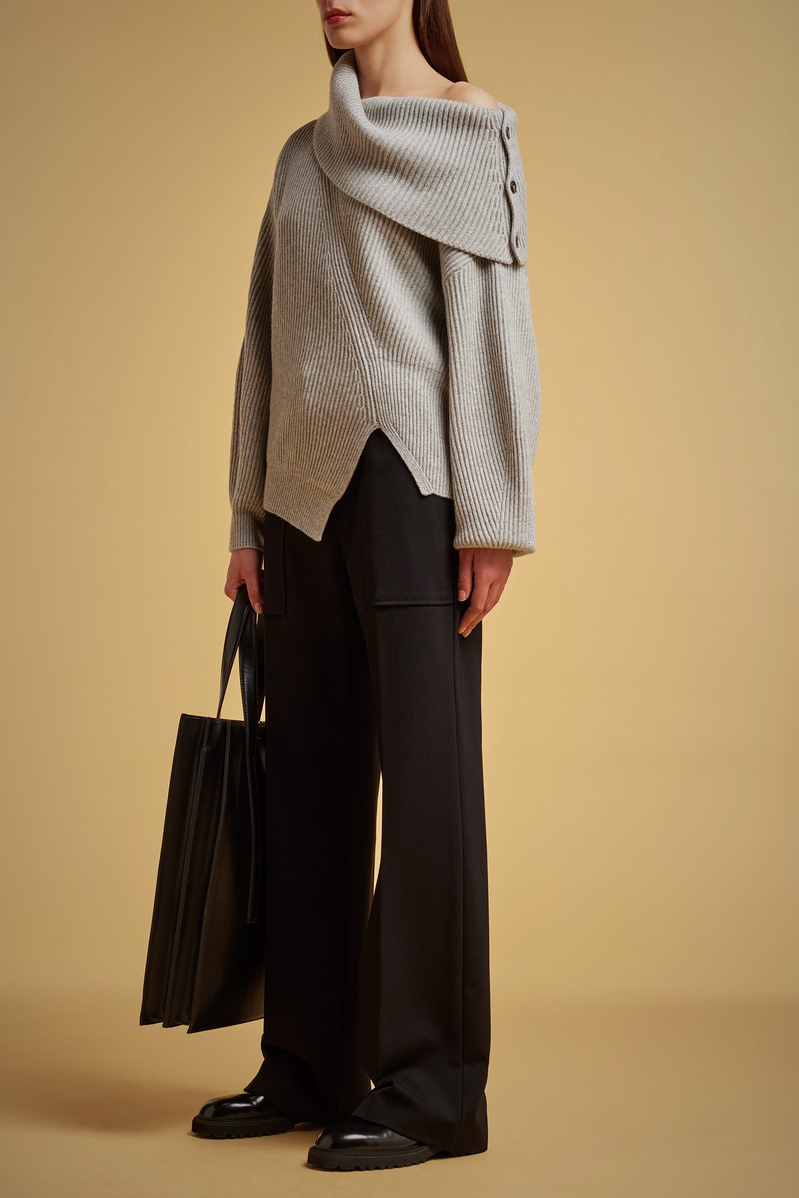MAGLIA SCOLLO CASHMERE RICICLATO