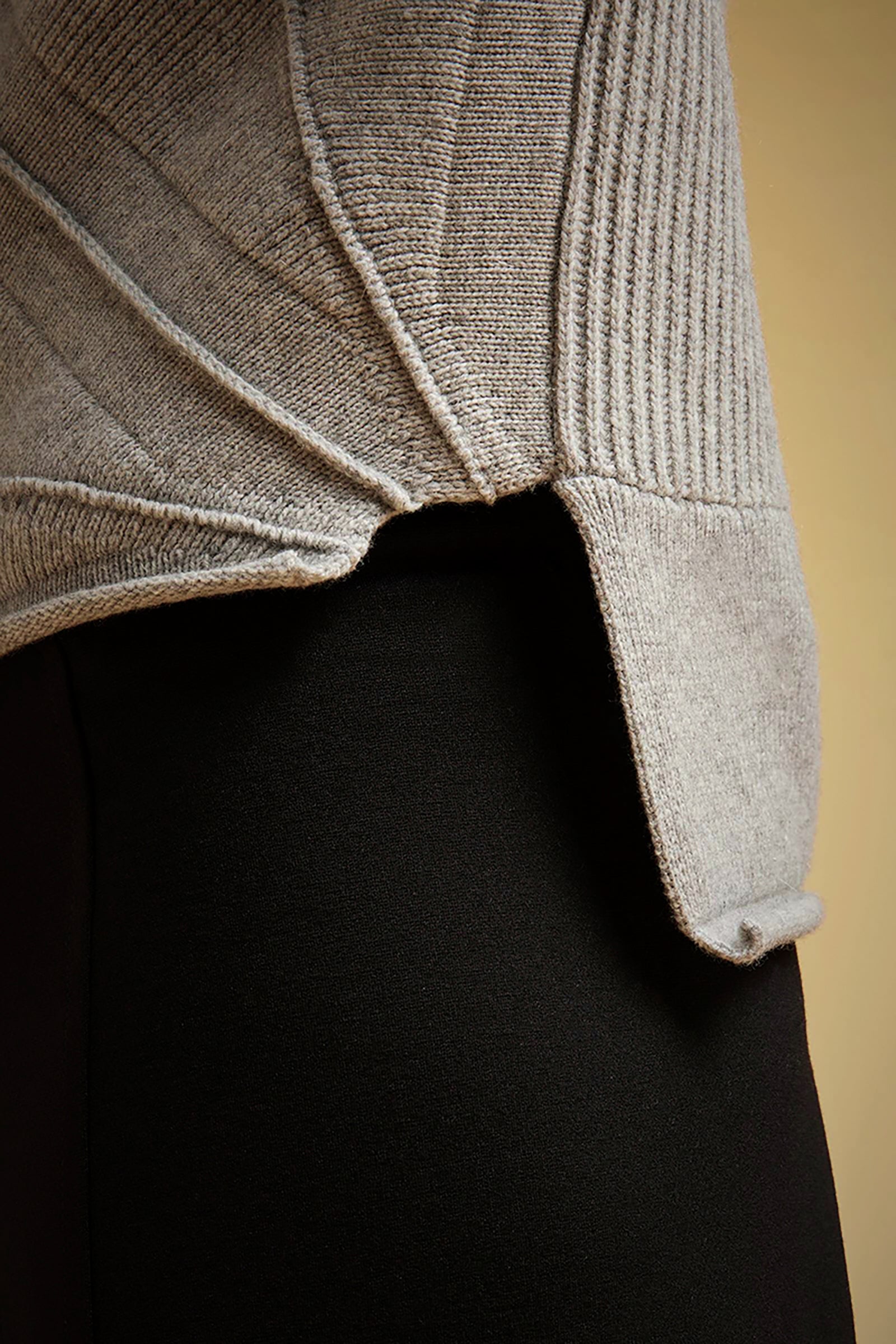 MAGLIA CASHMERE RICICLATO TAGLI ASIMMETRICI