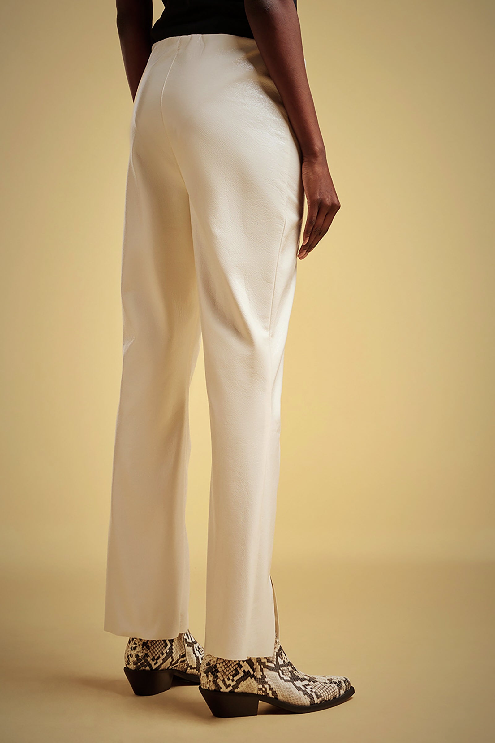 PATENT LEATHER TRUMPET PANTS