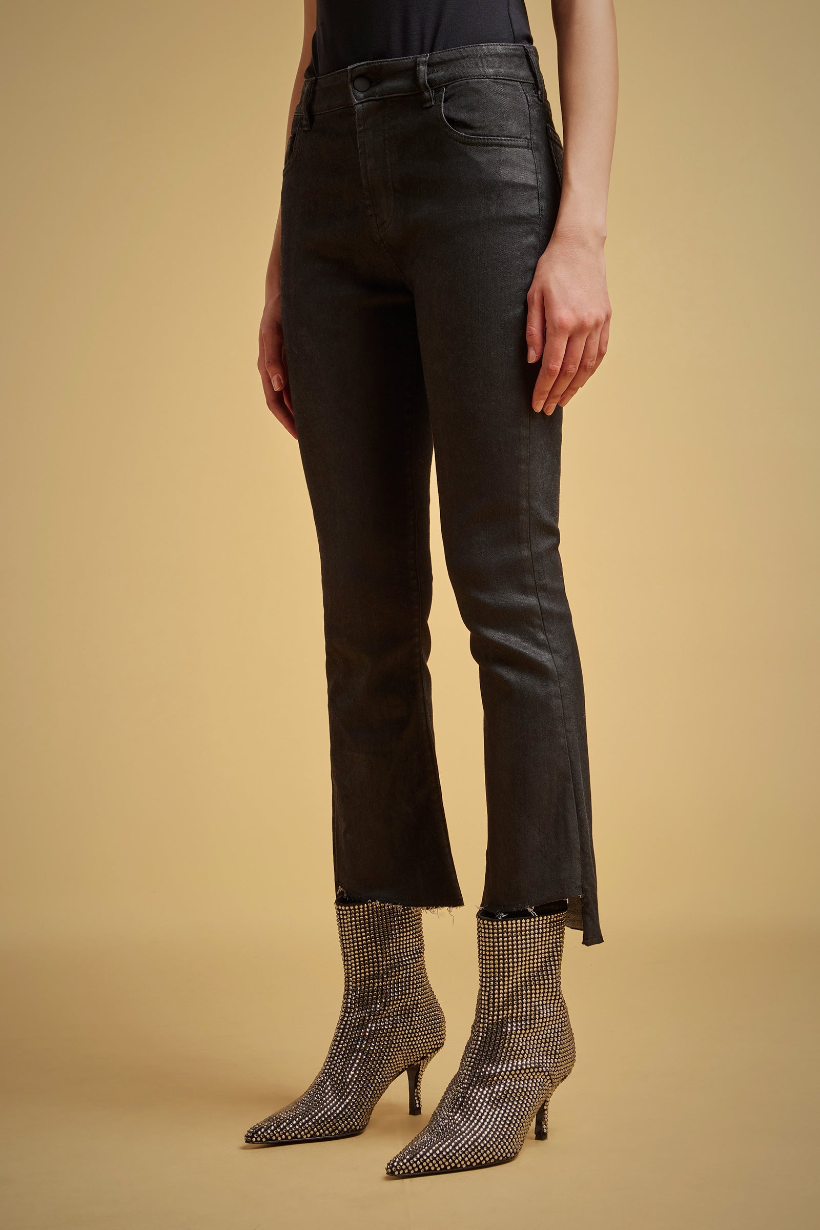 LEATHER-EFFECT FLARED DENIM