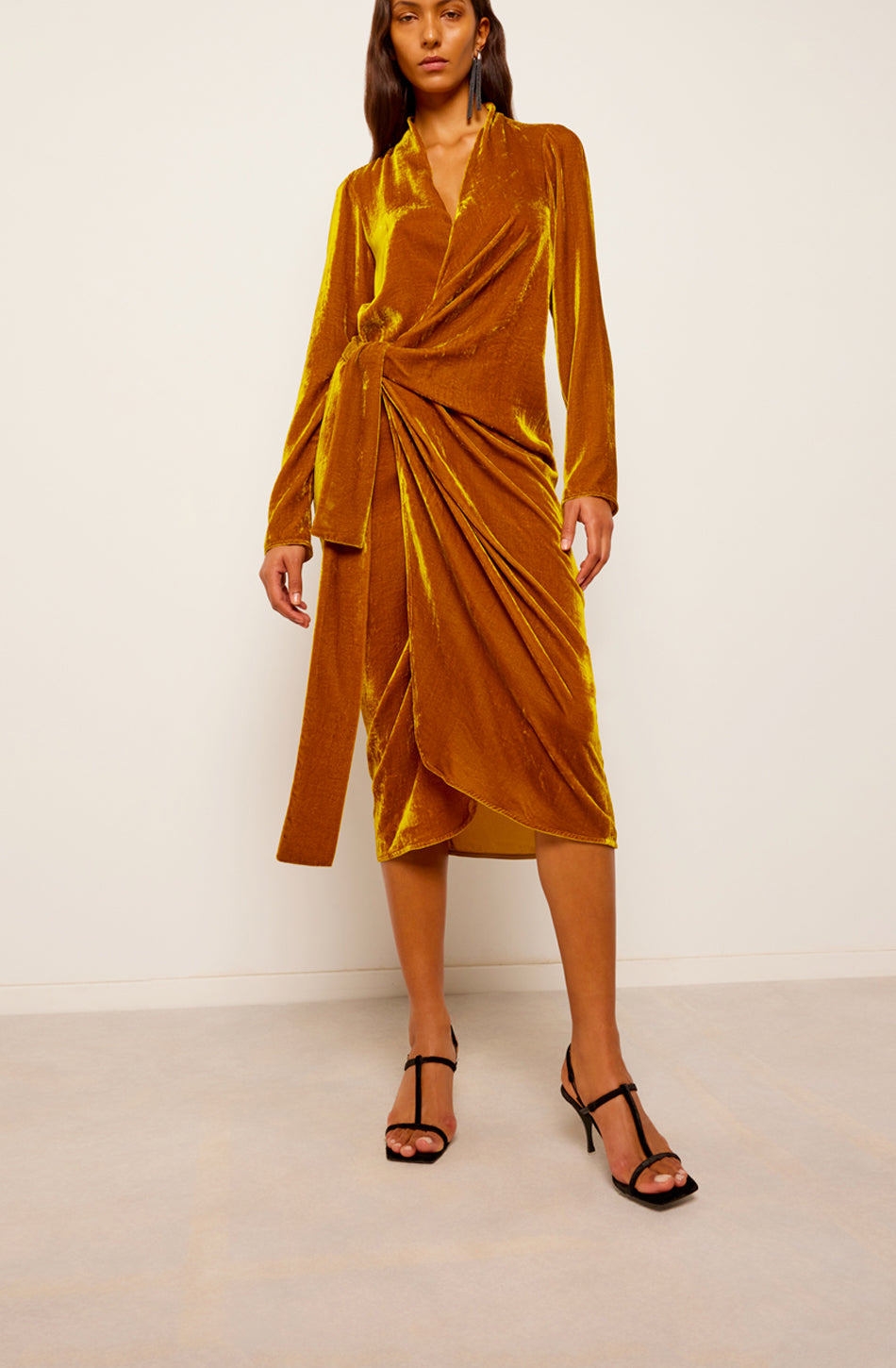 DRESS
