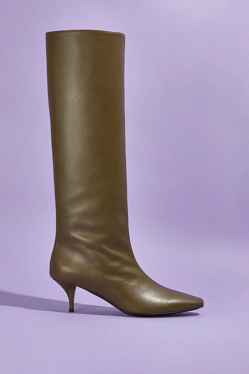STOVEPIPE BOOT