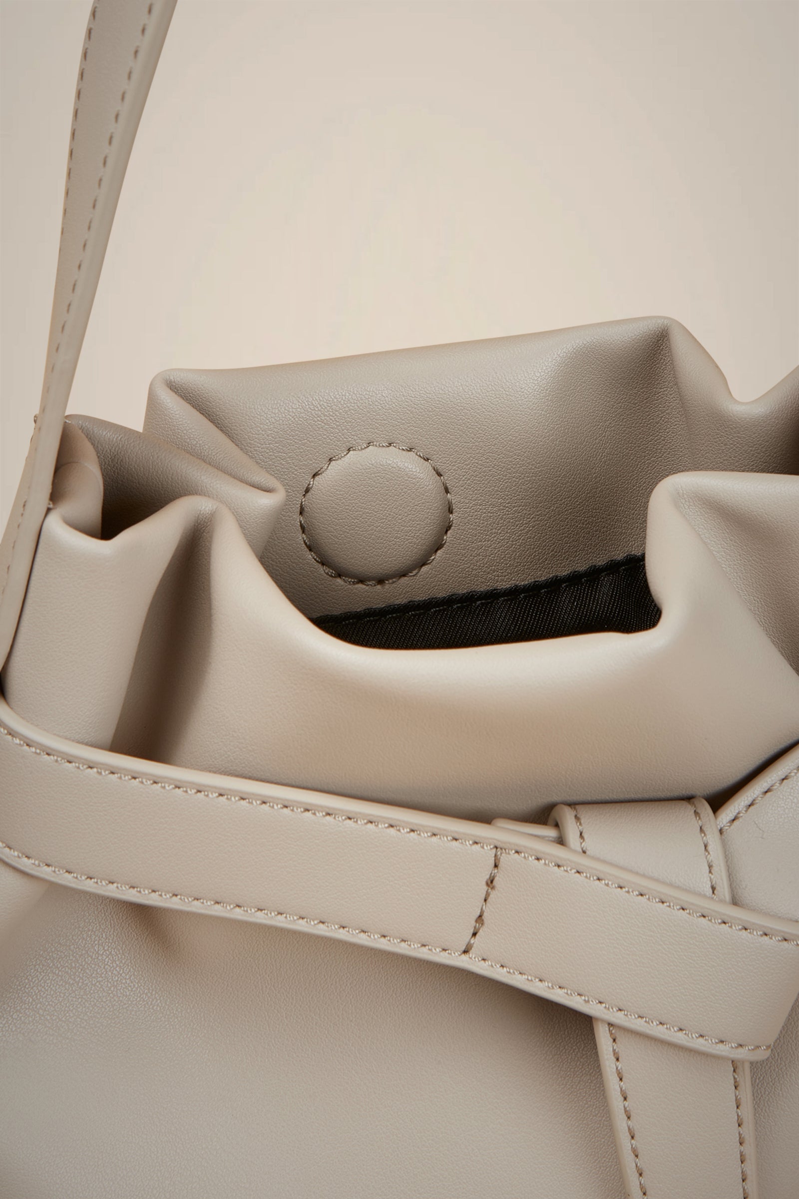 MINI BUCKET BAG